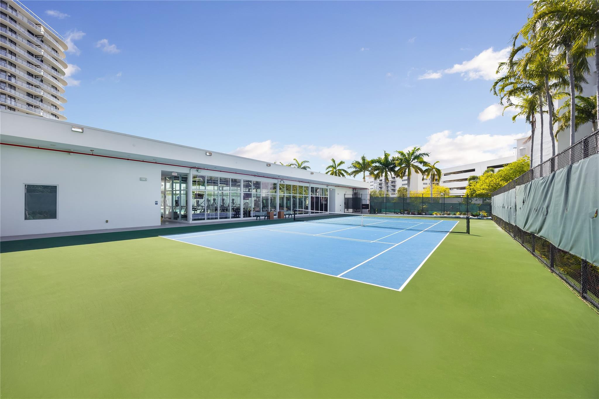 14951 Royal Oaks #1109, North Miami FL 33181