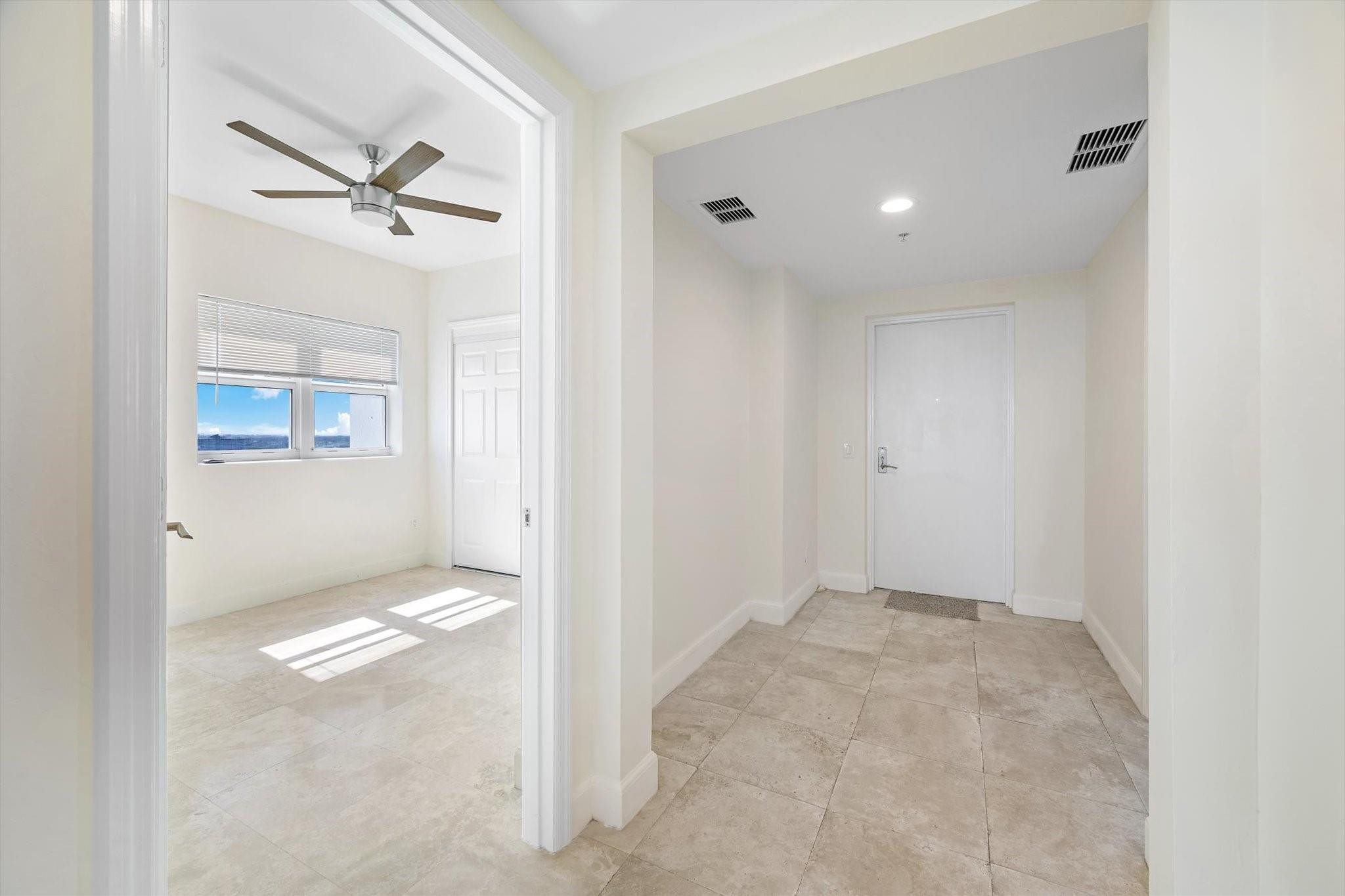15051 Royal Oaks #2106, North Miami FL 33181