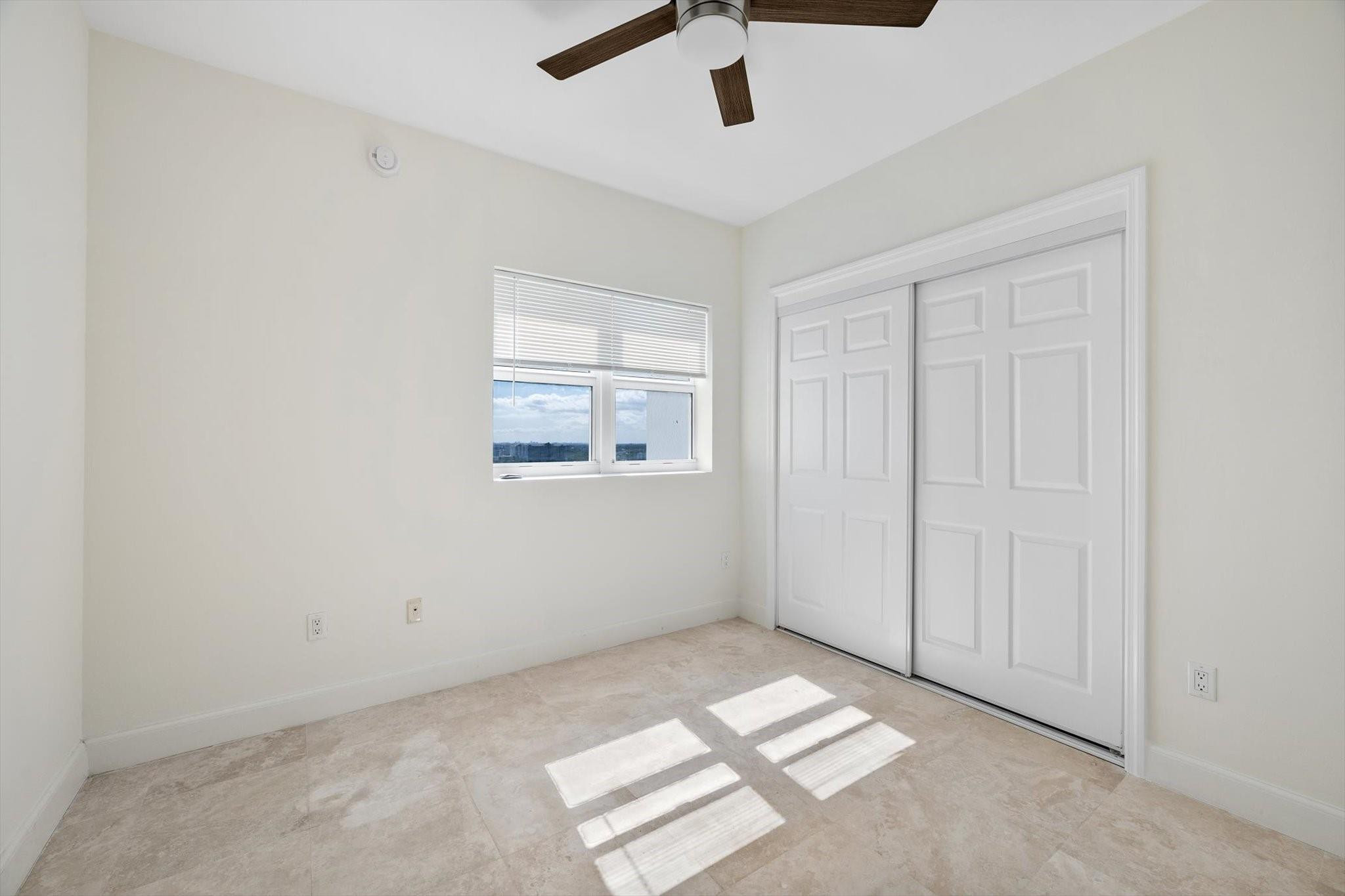 15051 Royal Oaks #2106, North Miami FL 33181