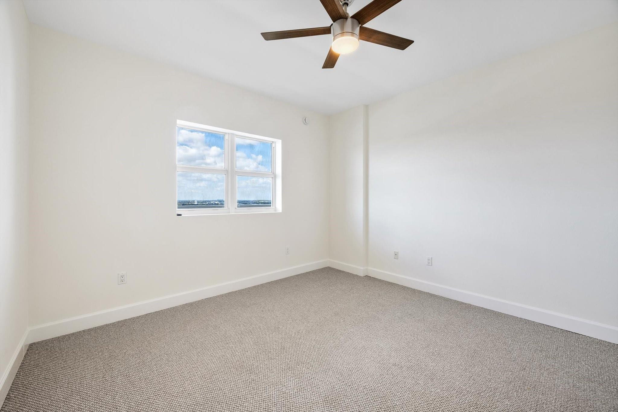 15051 Royal Oaks #2106, North Miami FL 33181