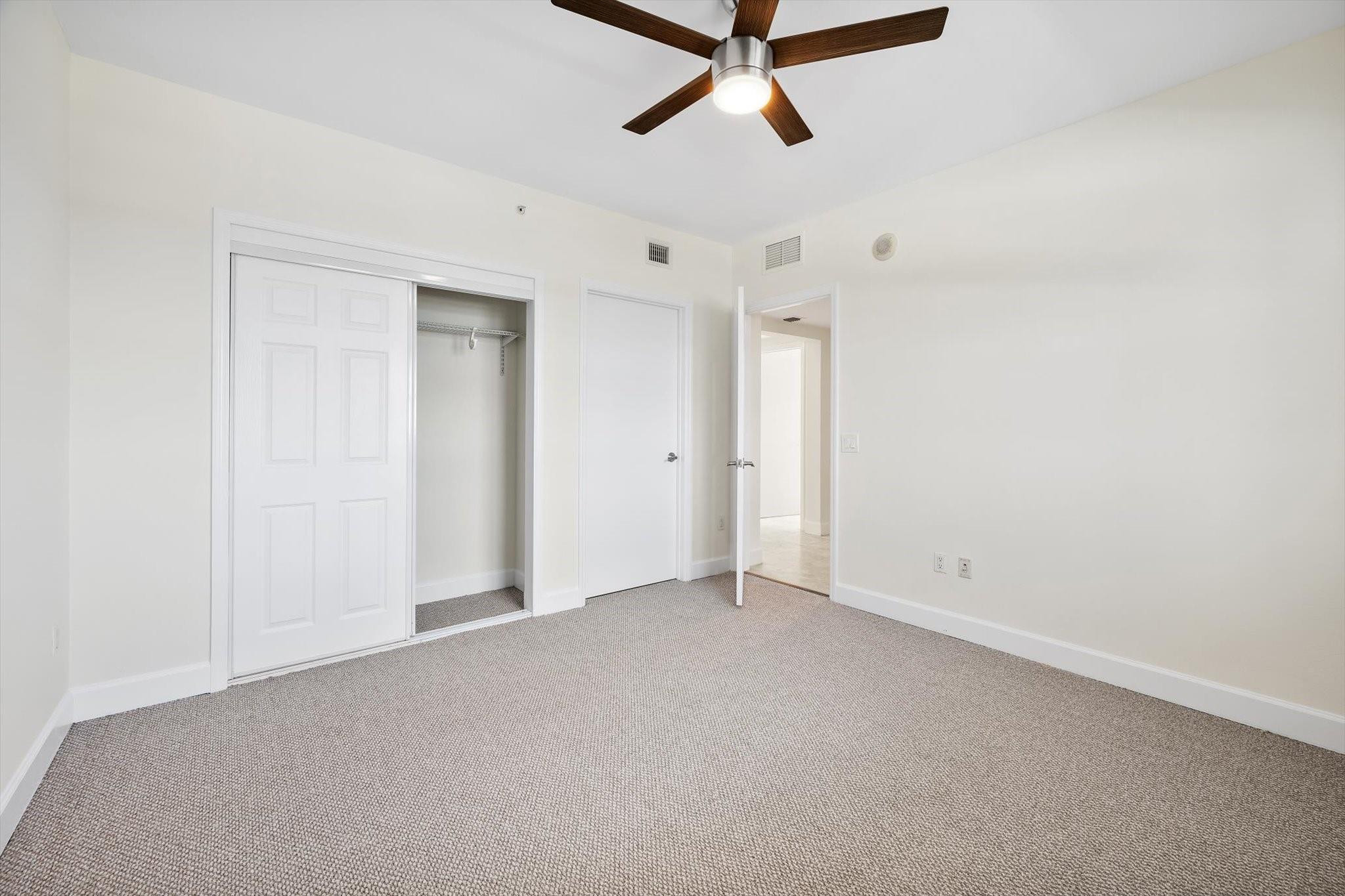 15051 Royal Oaks #2106, North Miami FL 33181