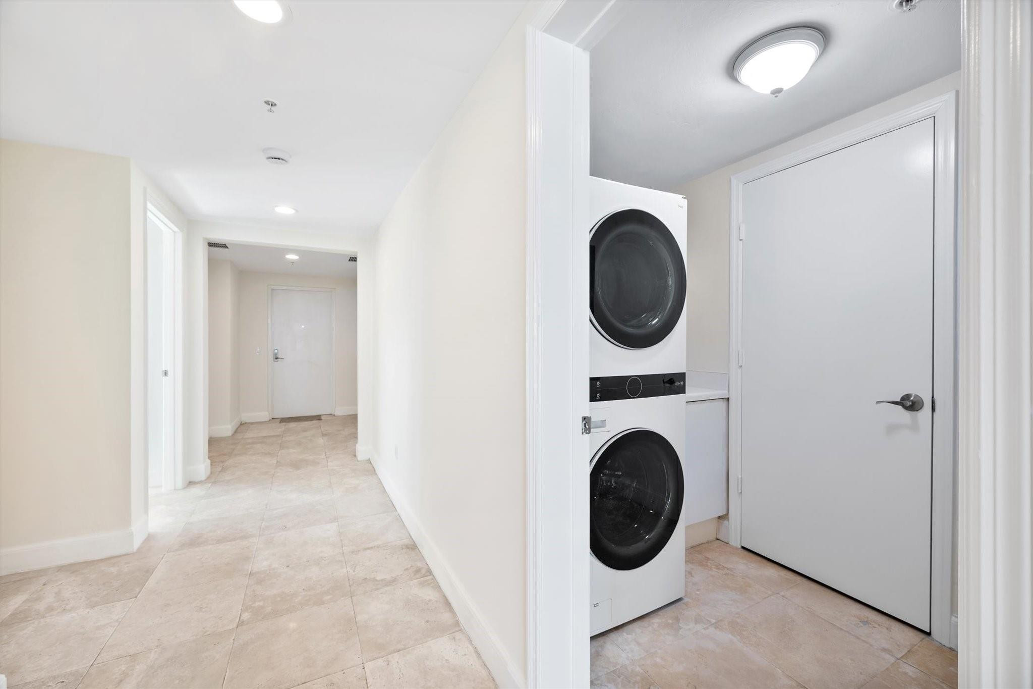 15051 Royal Oaks #2106, North Miami FL 33181