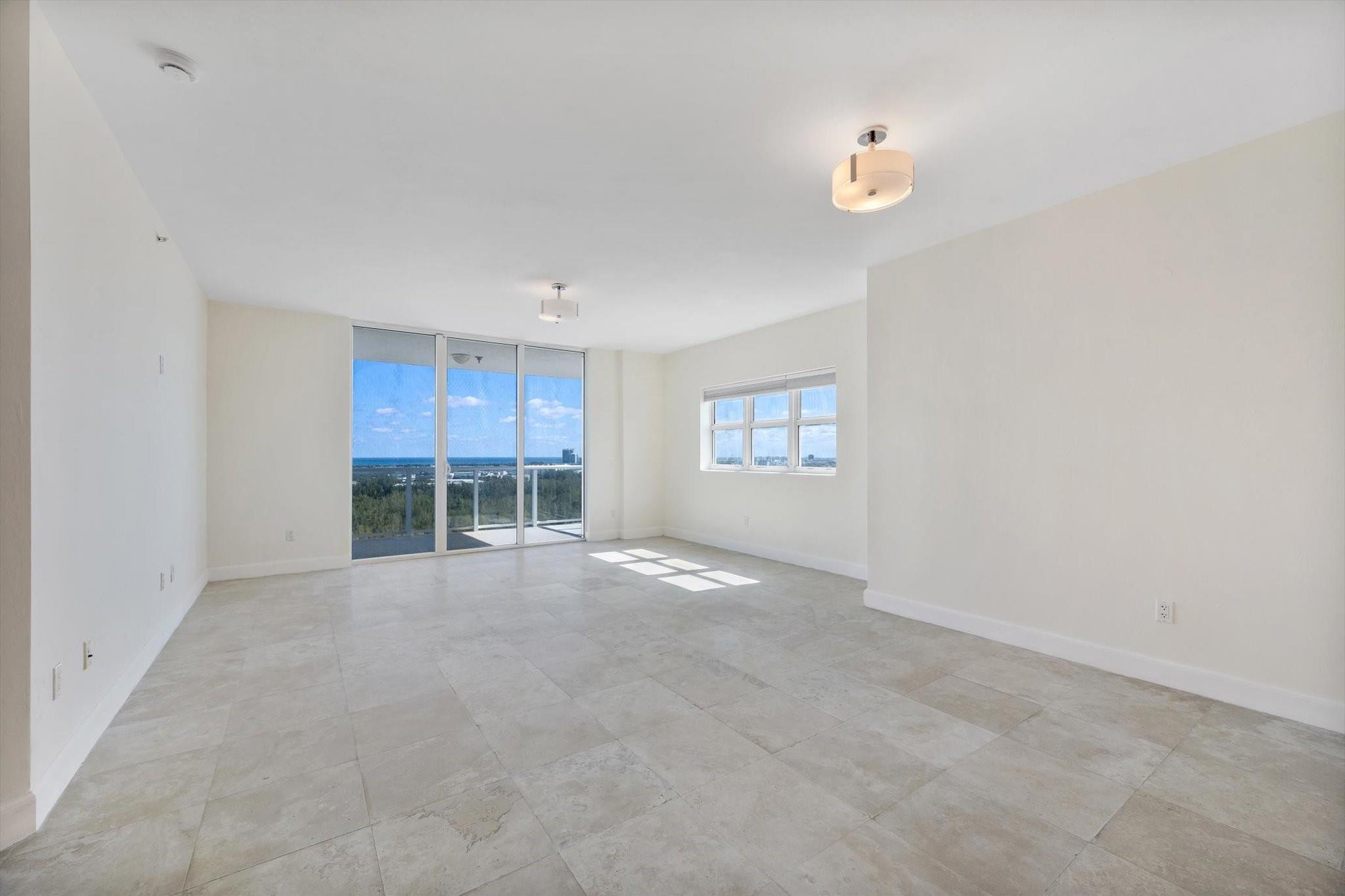 15051 Royal Oaks #2106, North Miami FL 33181