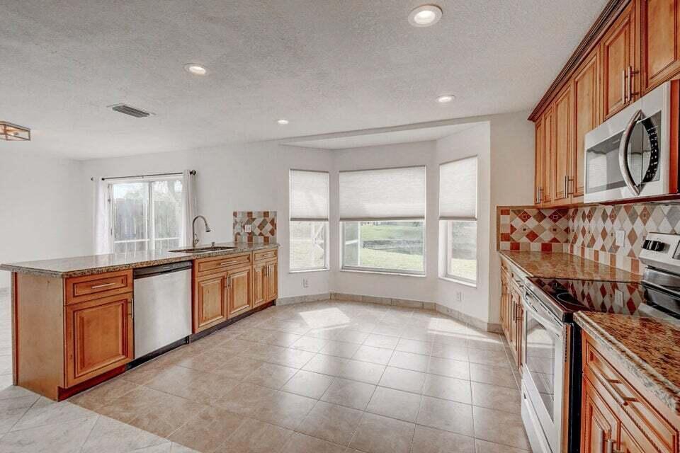 10758 Lake Jasmine, Boca Raton FL 33498