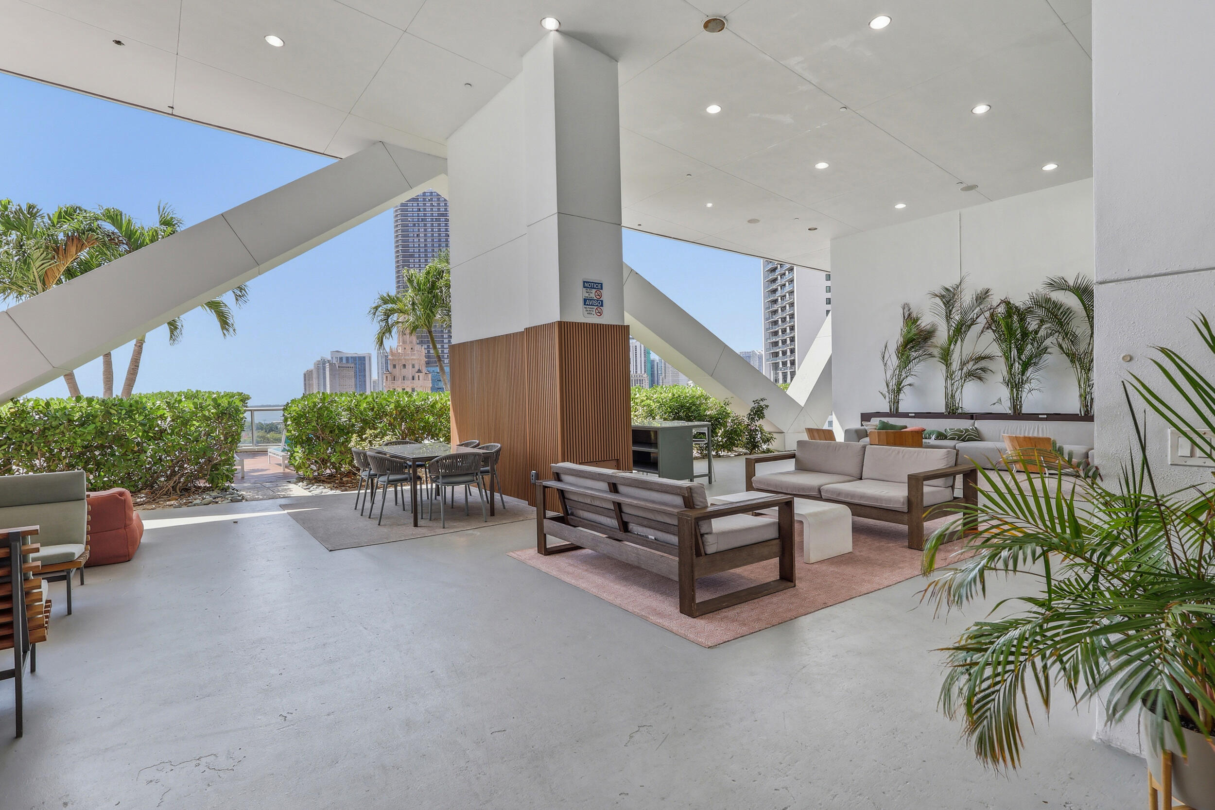 888 Biscayne #3702, Miami FL 33132