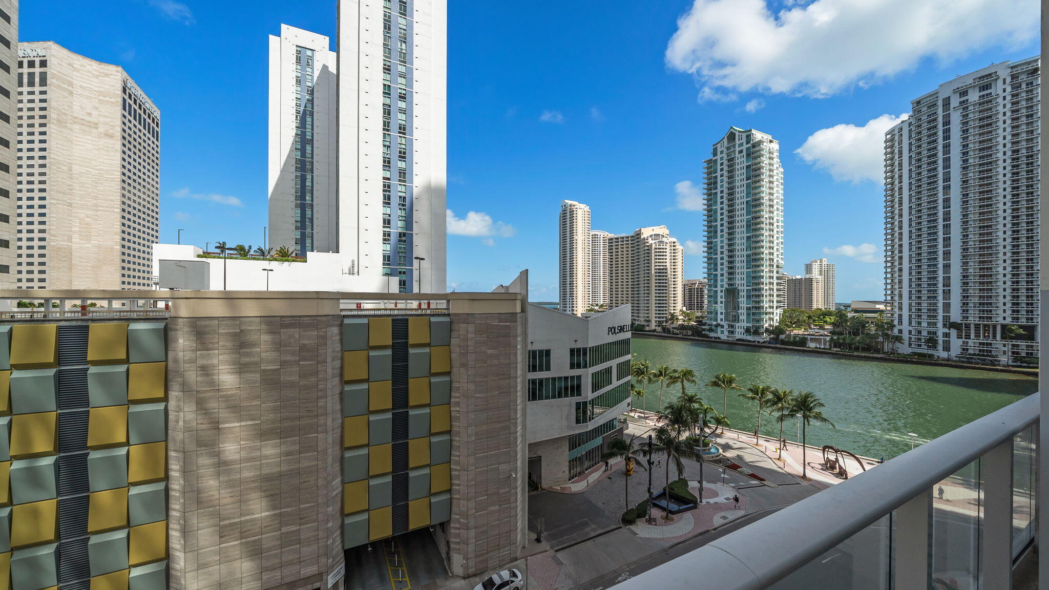 300 S Biscayne #L-832, Miami FL 33131