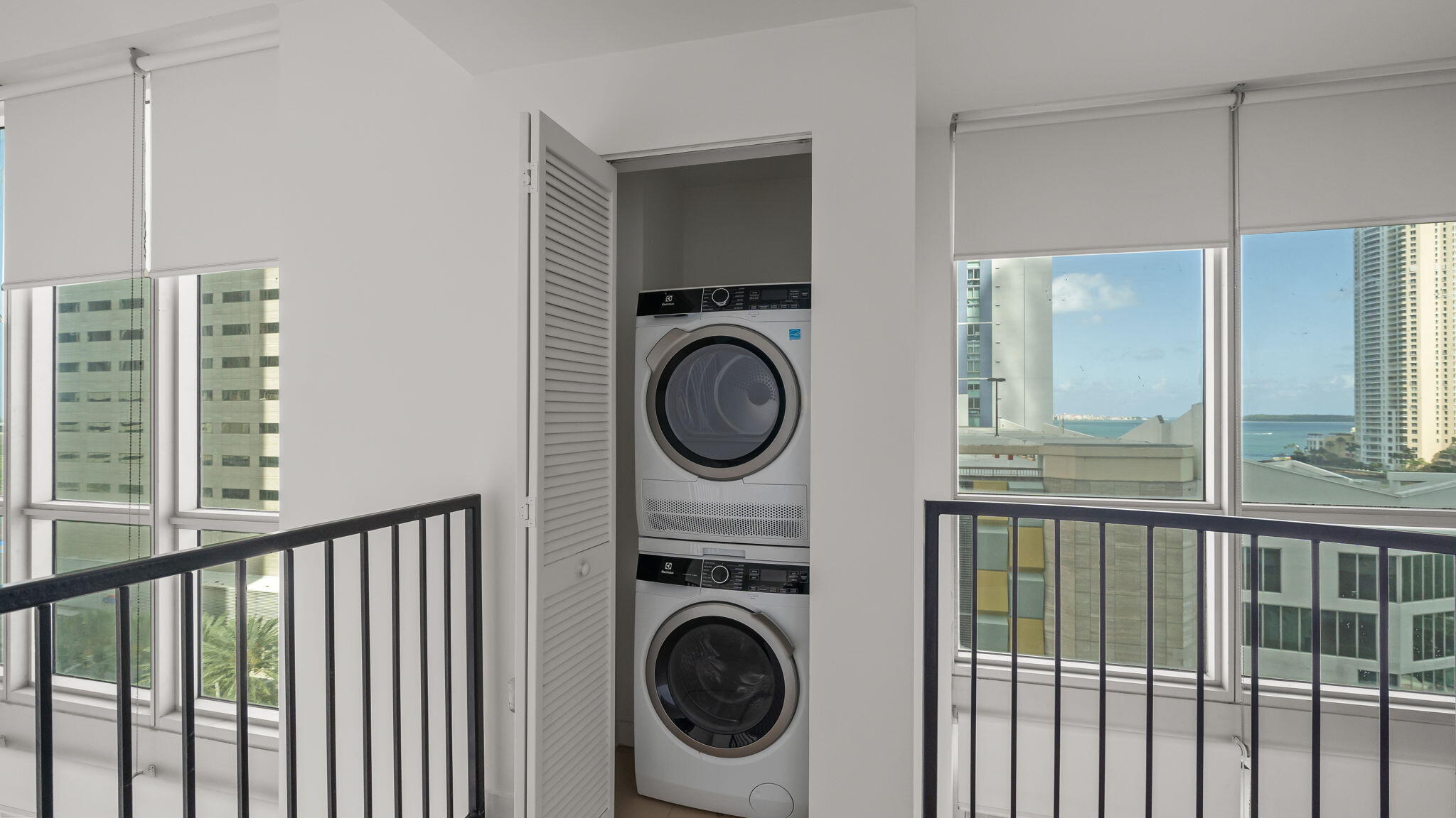300 S Biscayne #L-832, Miami FL 33131