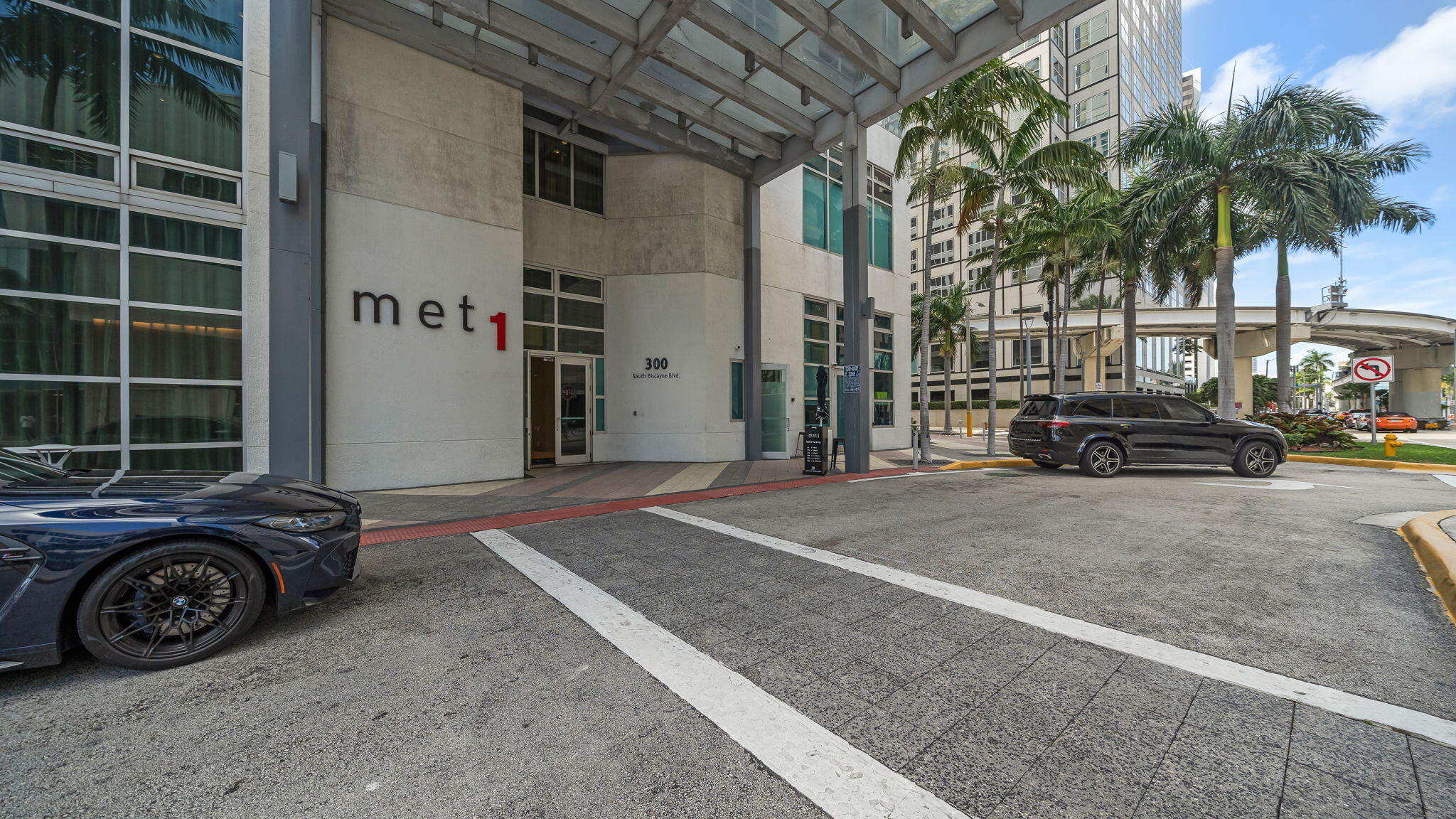 300 S Biscayne #L-832, Miami FL 33131