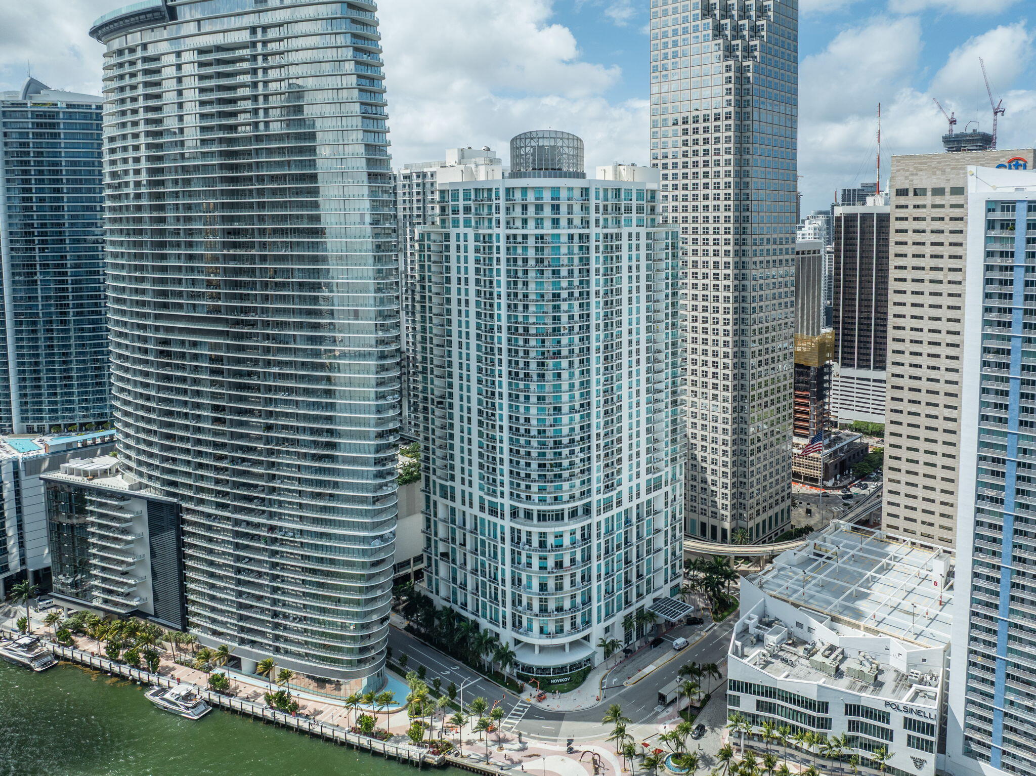 300 S Biscayne #L-832, Miami FL 33131