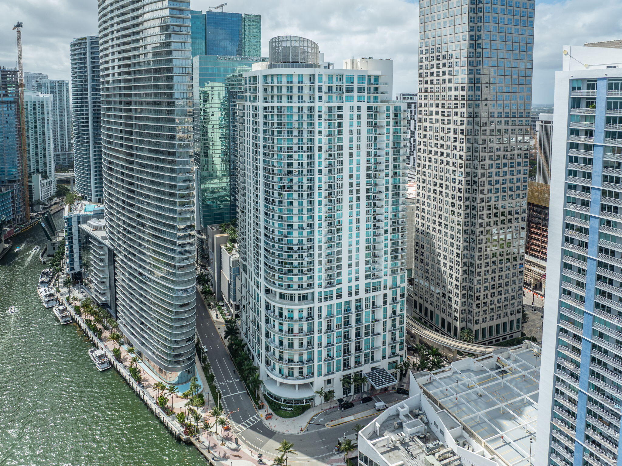 300 S Biscayne #L-832, Miami FL 33131