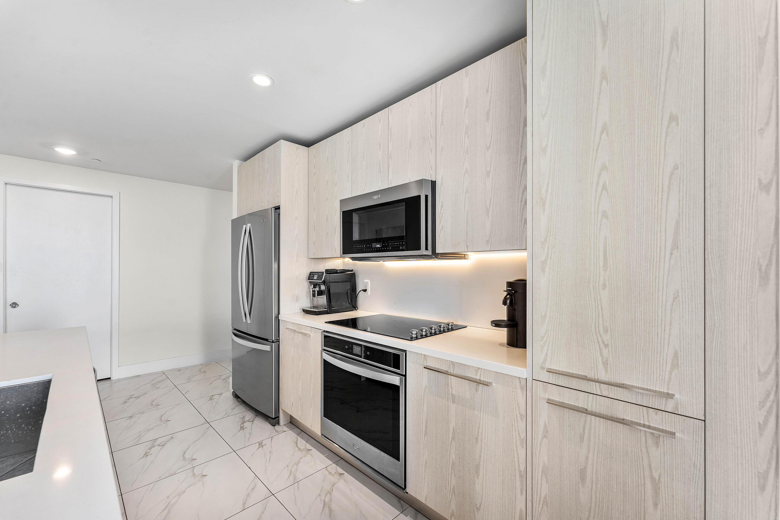 2000 Metropica #1509, Sunrise FL 33323