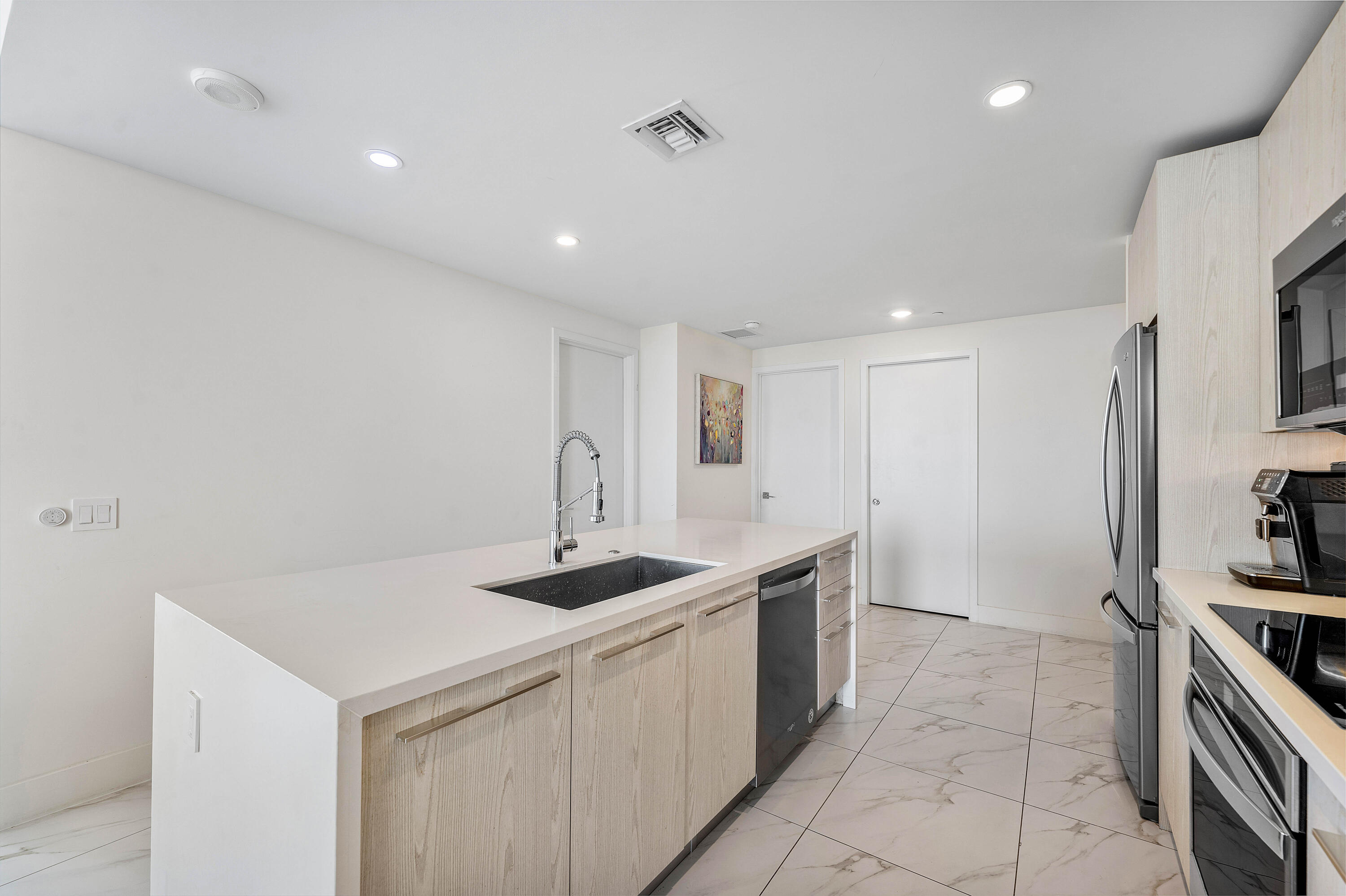 2000 Metropica #1509, Sunrise FL 33323