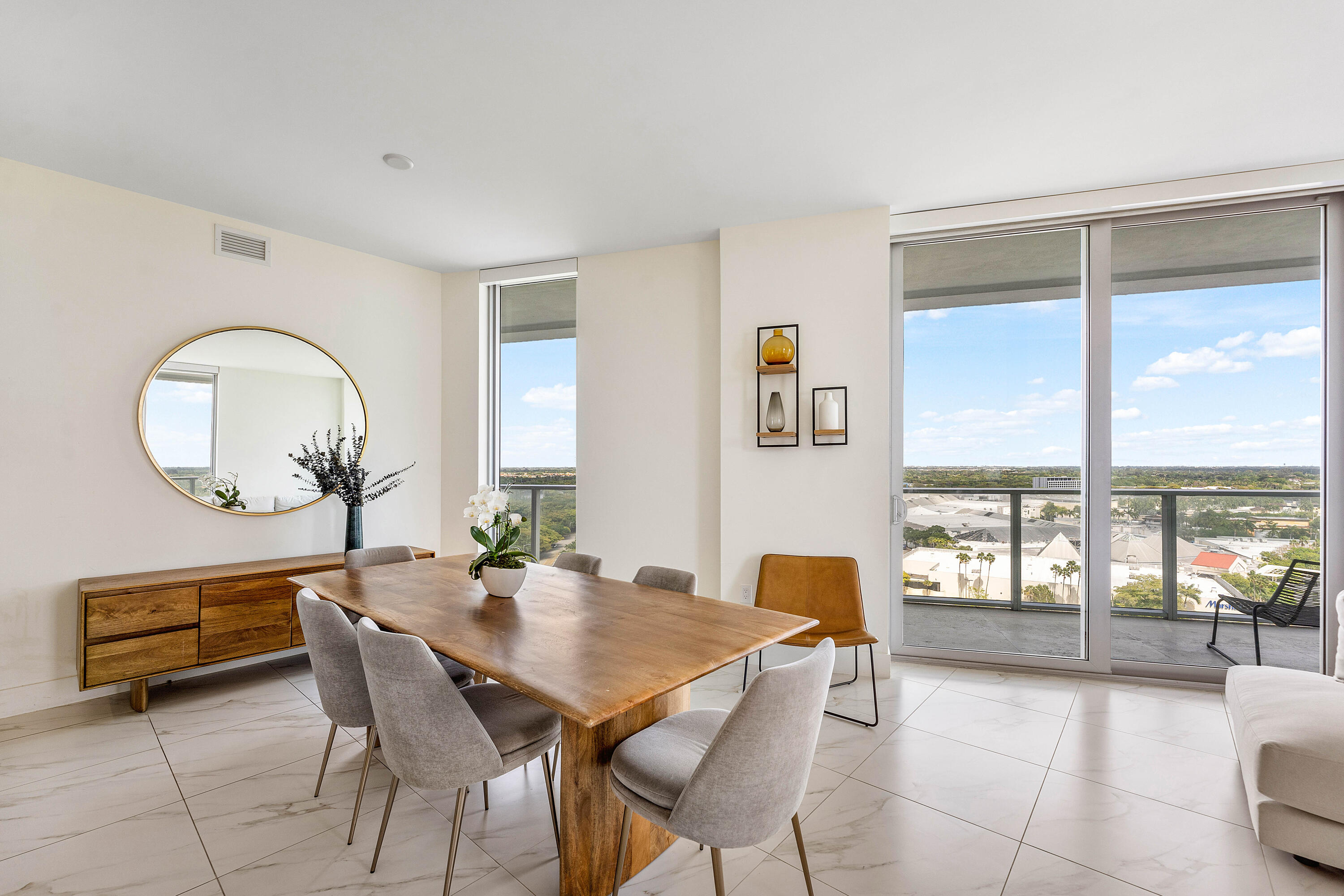 2000 Metropica #1509, Sunrise FL 33323