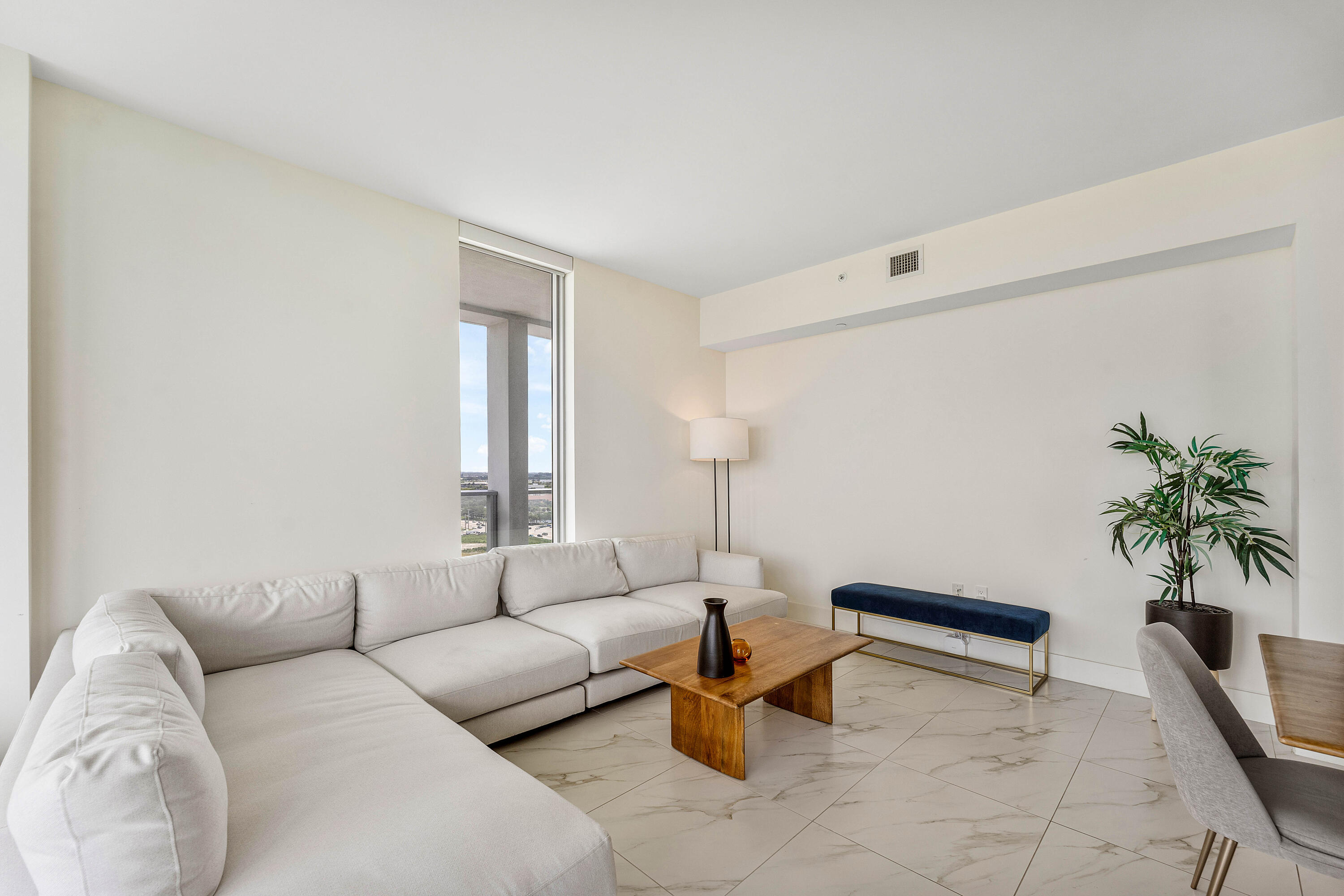 2000 Metropica #1509, Sunrise FL 33323