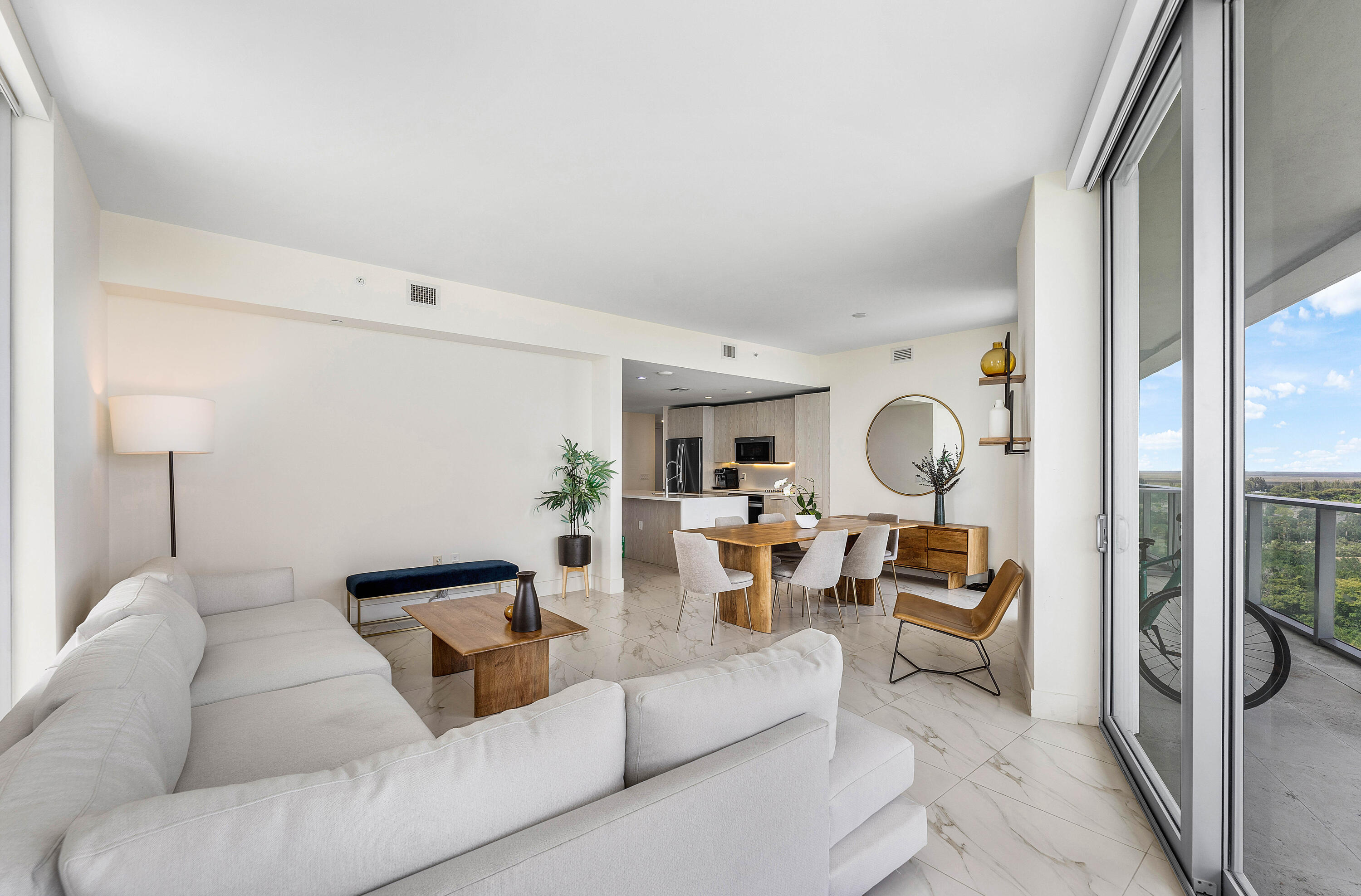 2000 Metropica #1509, Sunrise FL 33323