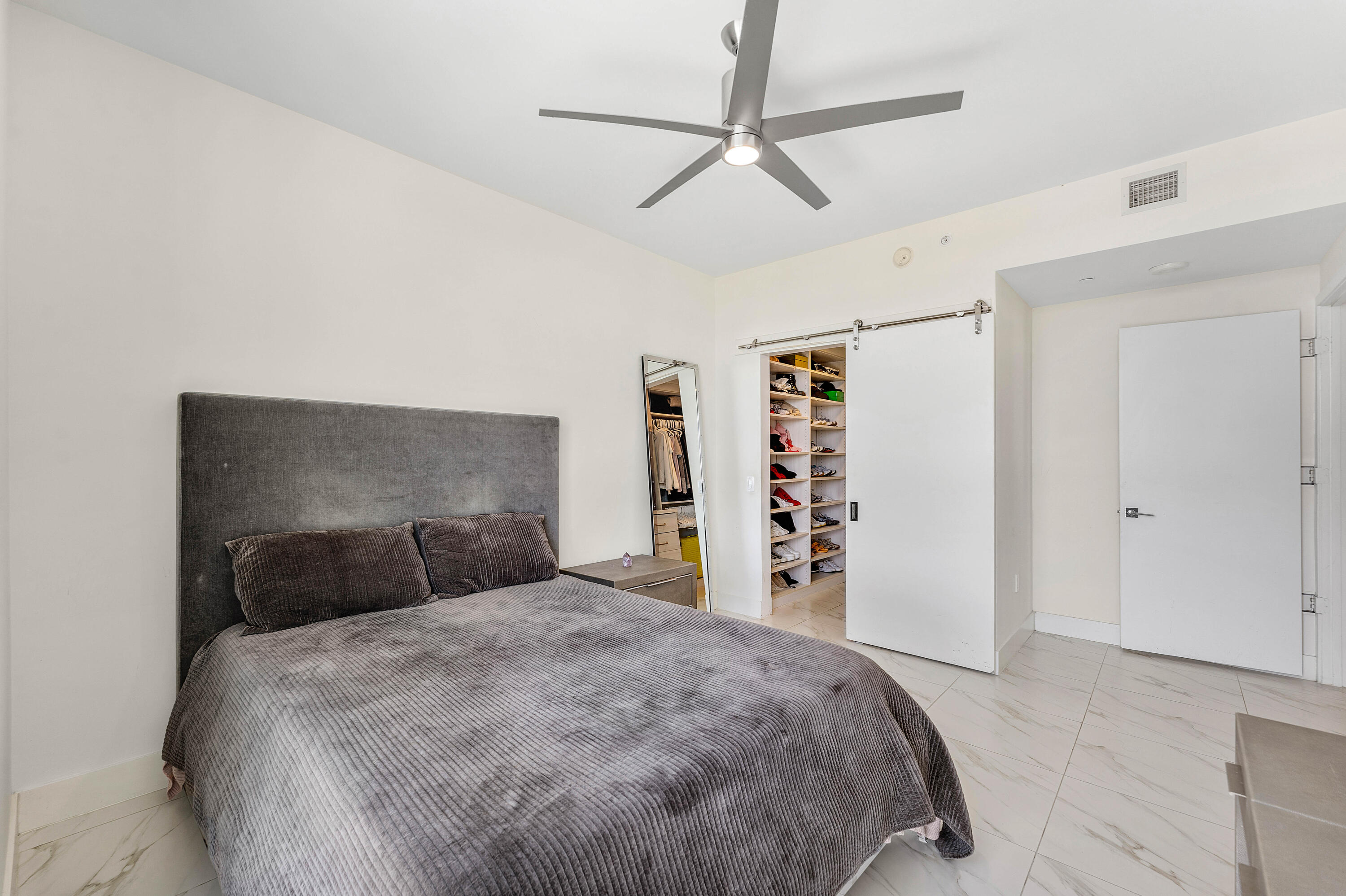 2000 Metropica #1509, Sunrise FL 33323