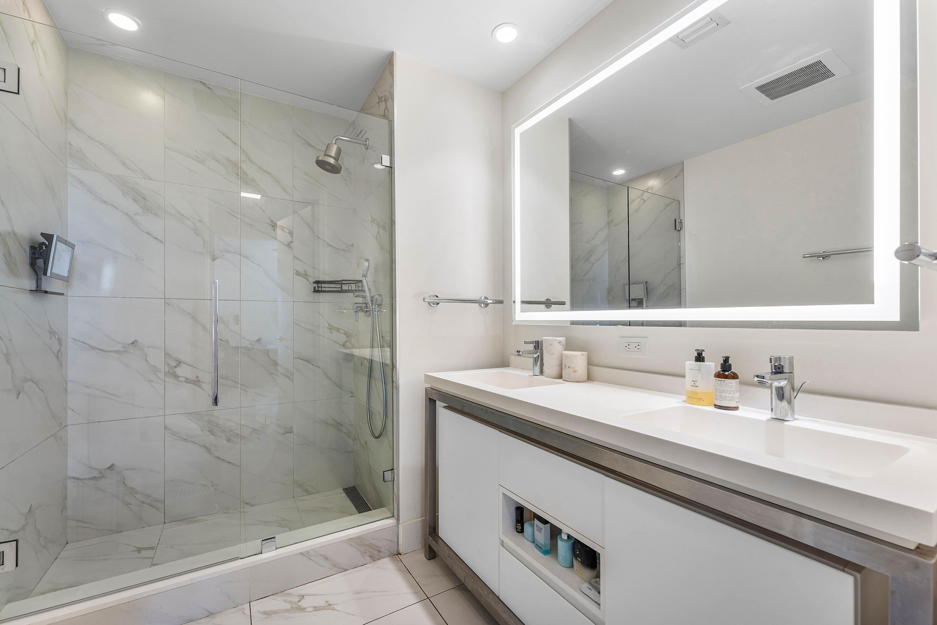 2000 Metropica #1509, Sunrise FL 33323