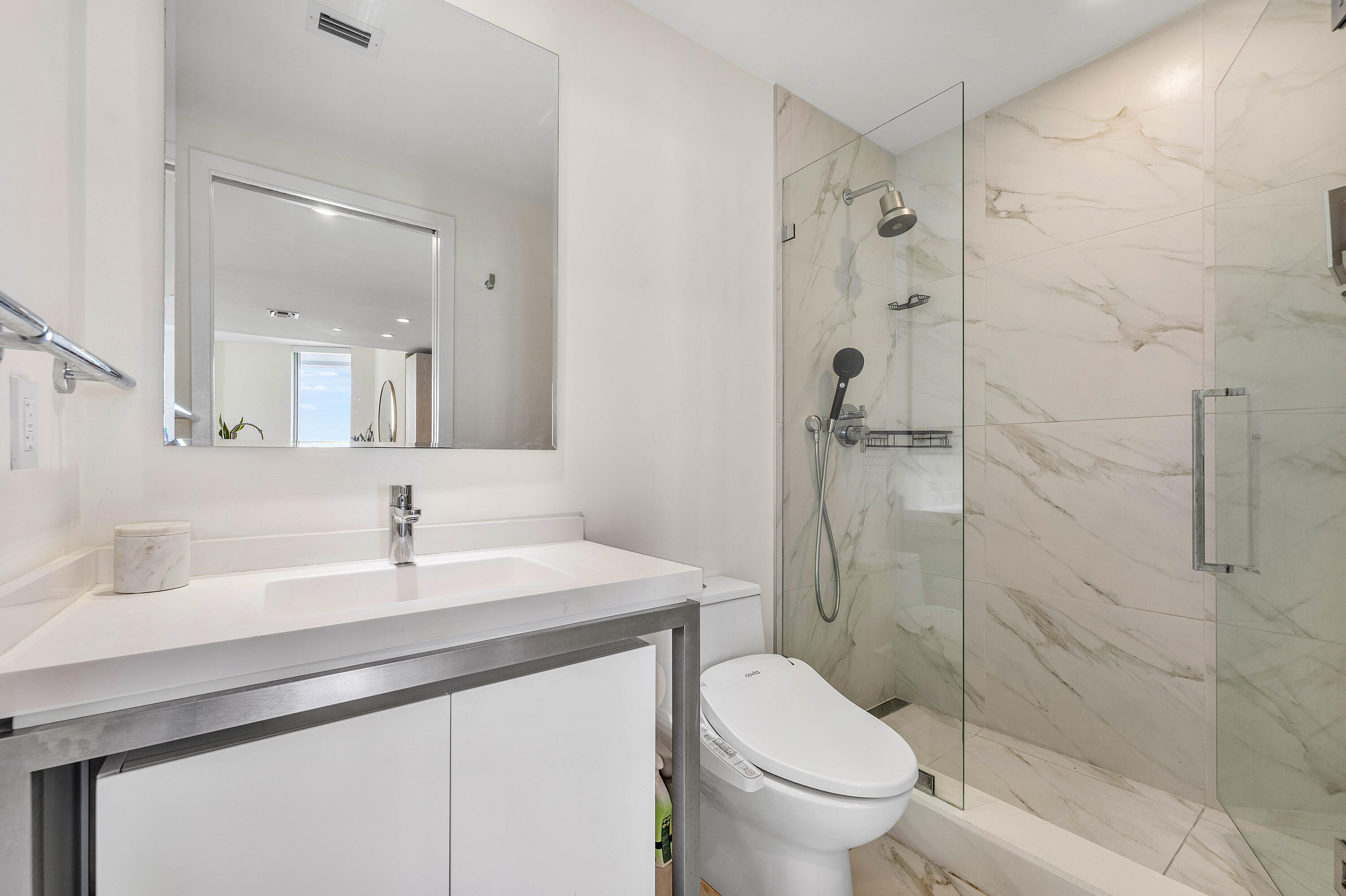 2000 Metropica #1509, Sunrise FL 33323