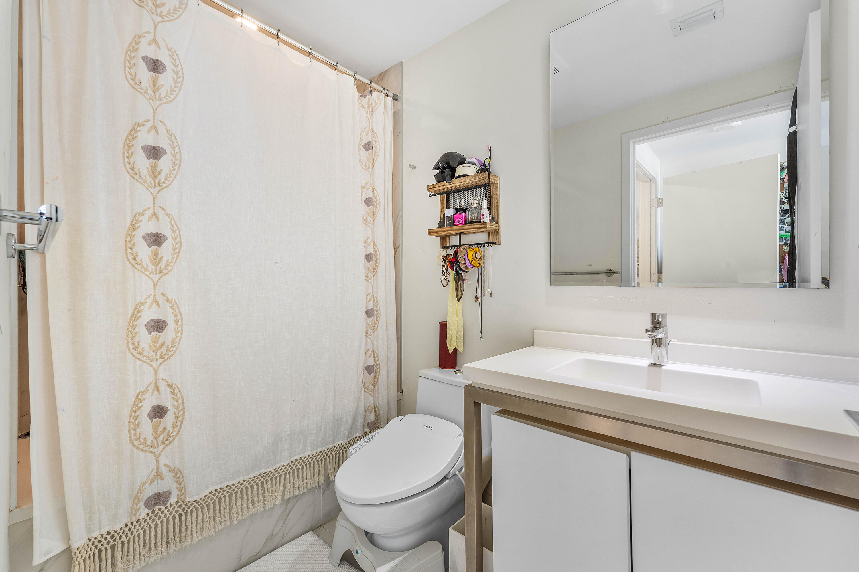 2000 Metropica #1509, Sunrise FL 33323