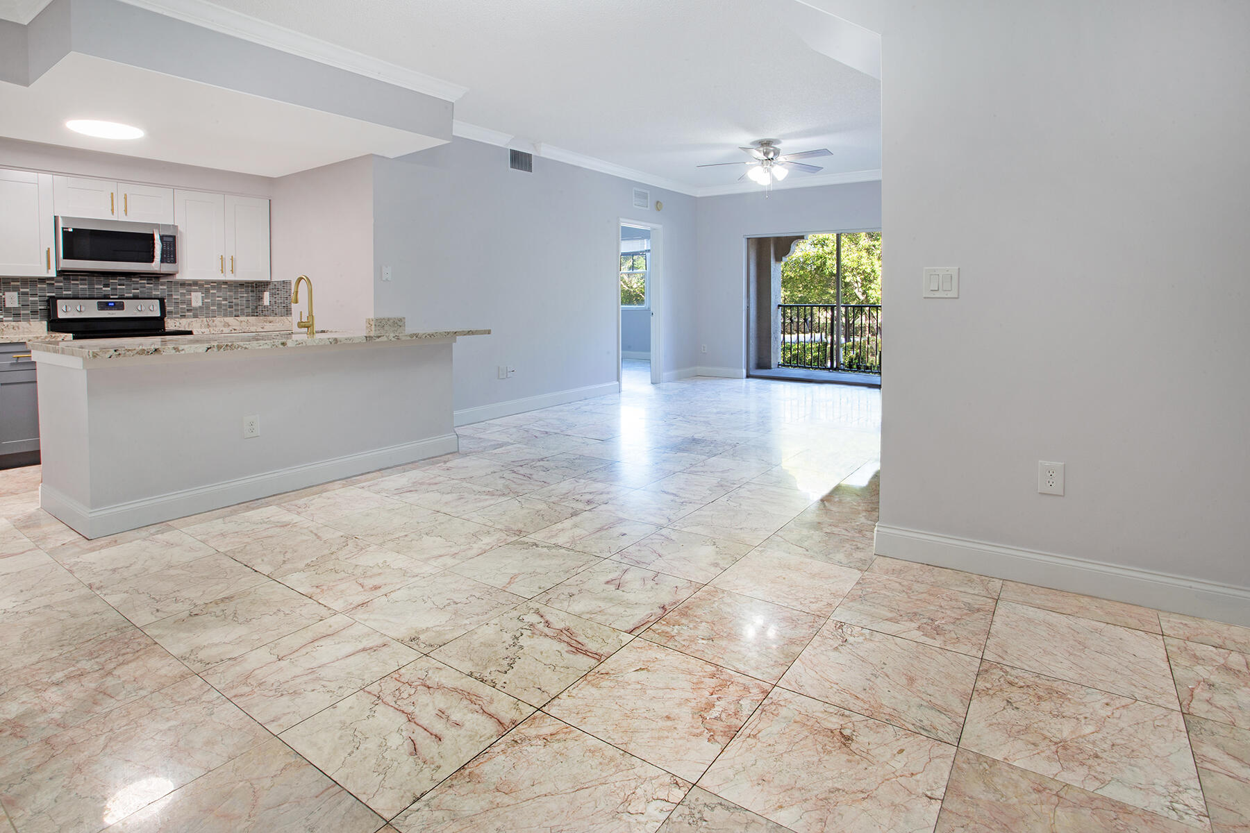 5860 W Sample #204, Coral Springs FL 33063
