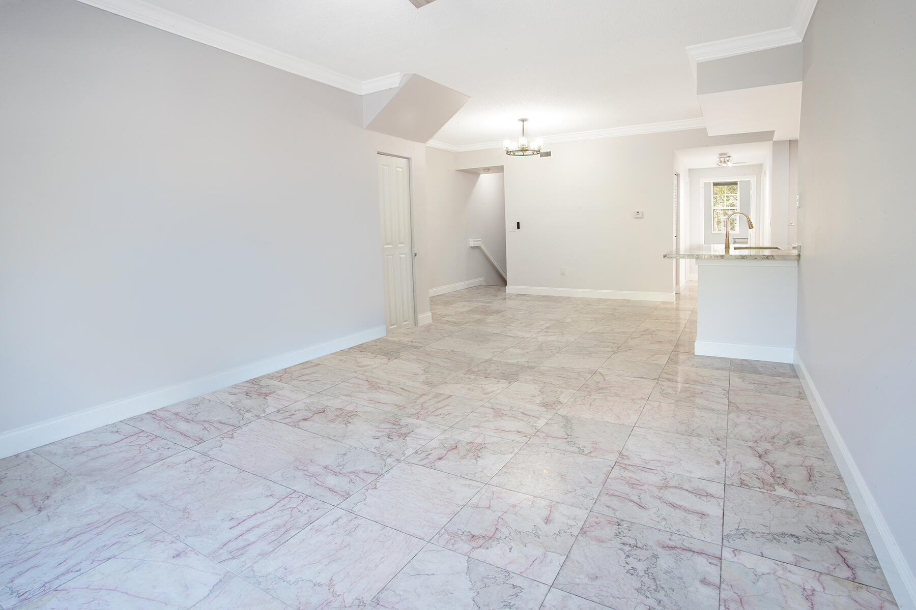 5860 W Sample #204, Coral Springs FL 33063