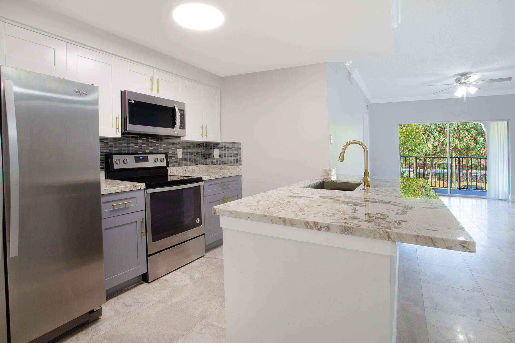 5860 W Sample #204, Coral Springs FL 33063