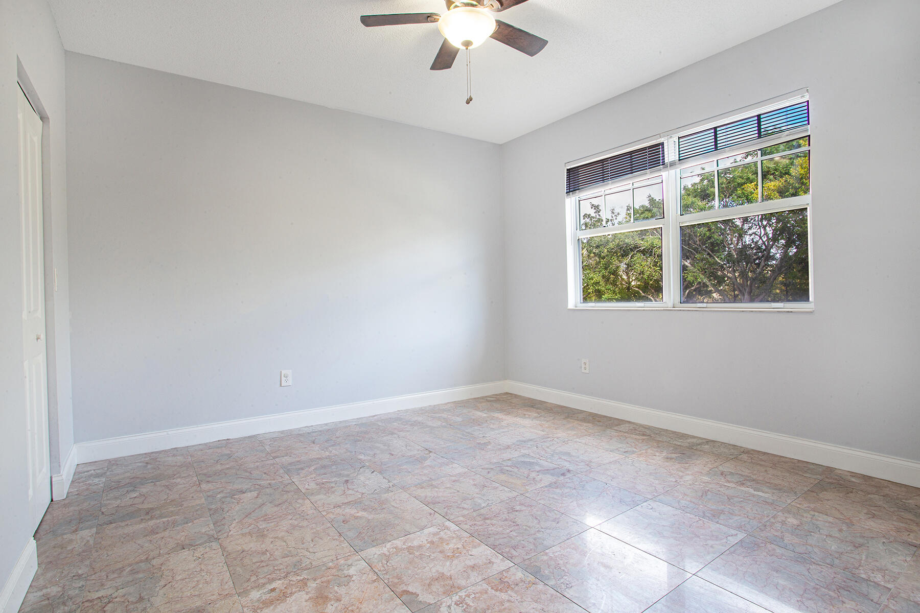5860 W Sample #204, Coral Springs FL 33063