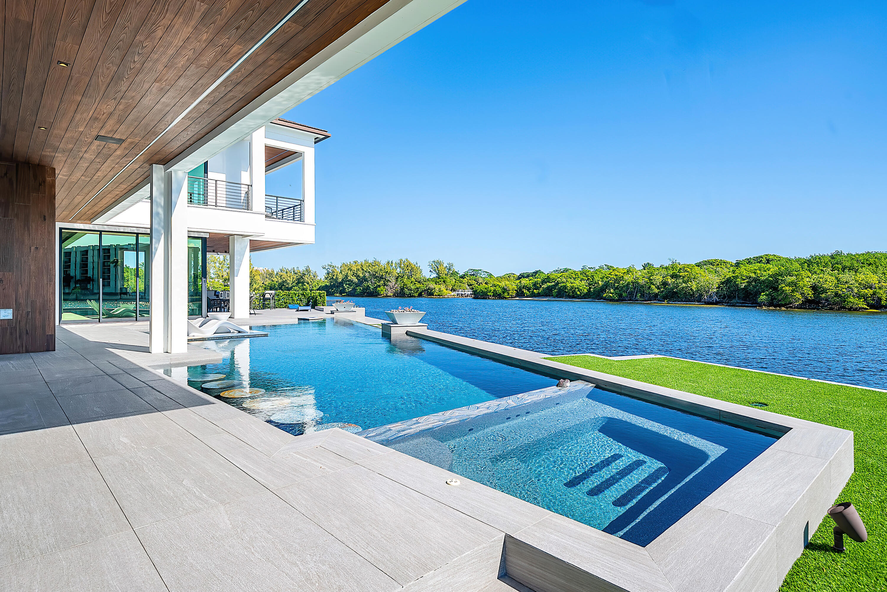 2934 NE 8th #A, Boca Raton FL 33431