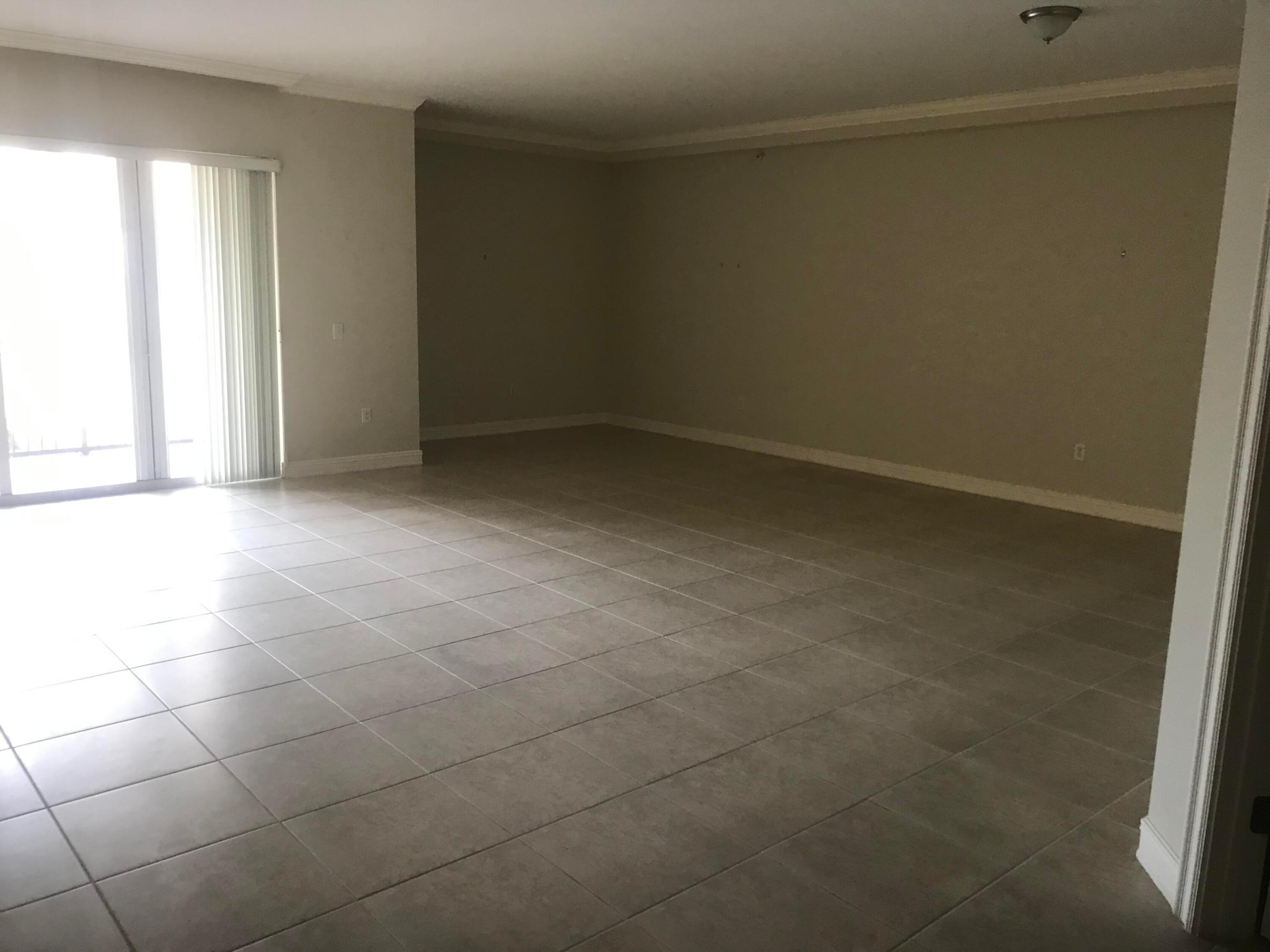 16102 Emerald Estates #212, Weston FL 33331