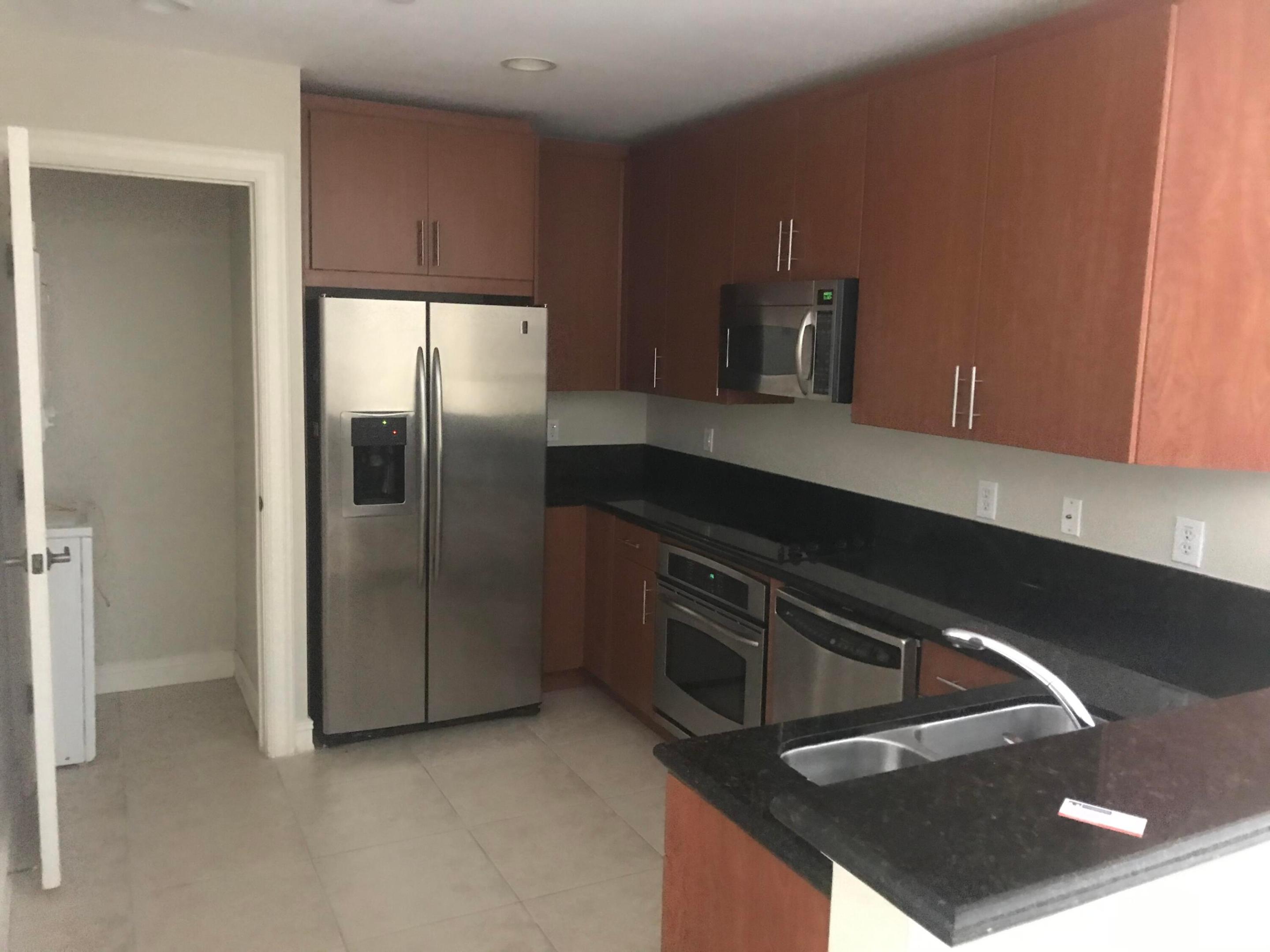 16102 Emerald Estates #212, Weston FL 33331