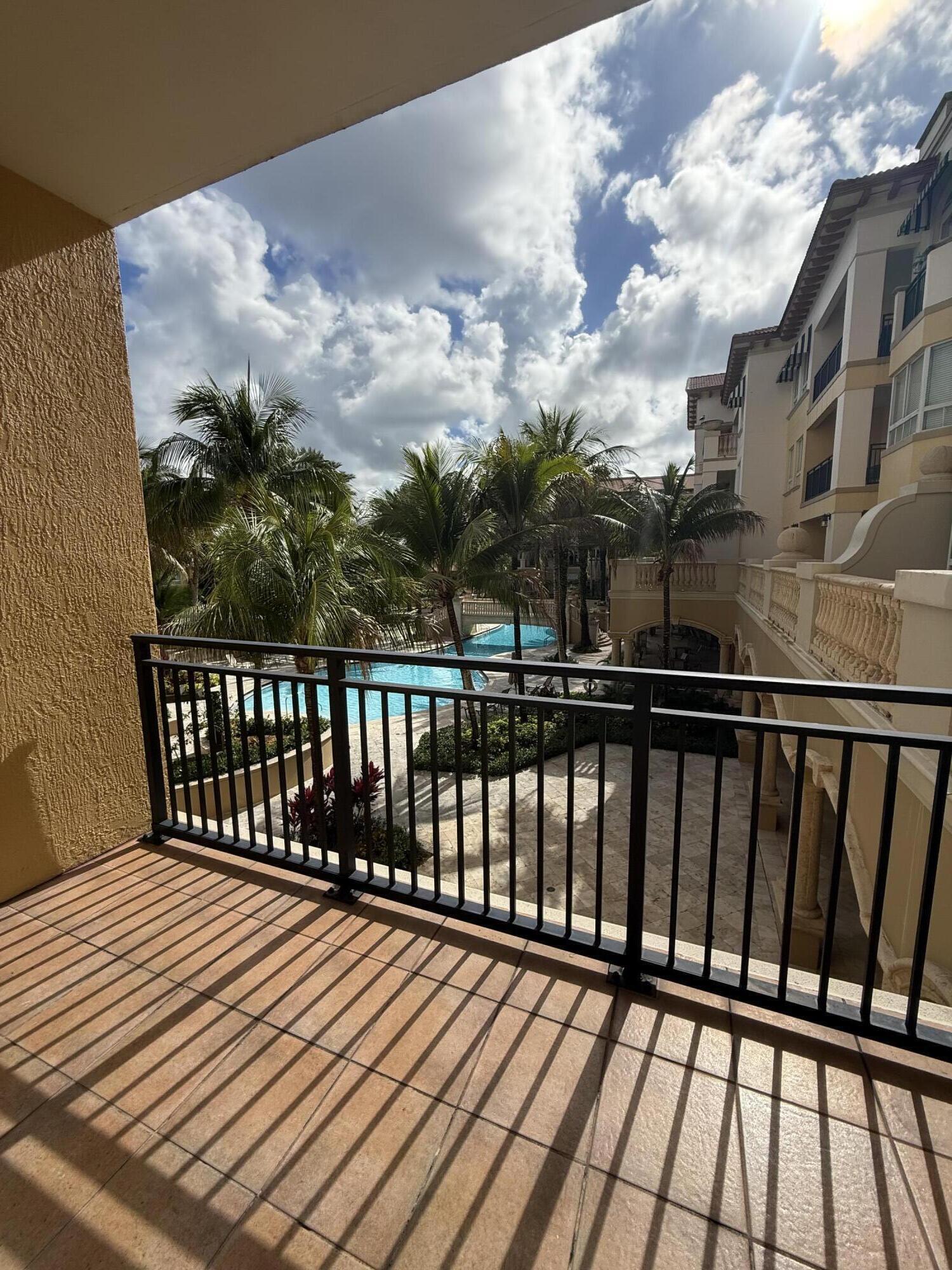 16102 Emerald Estates #212, Weston FL 33331