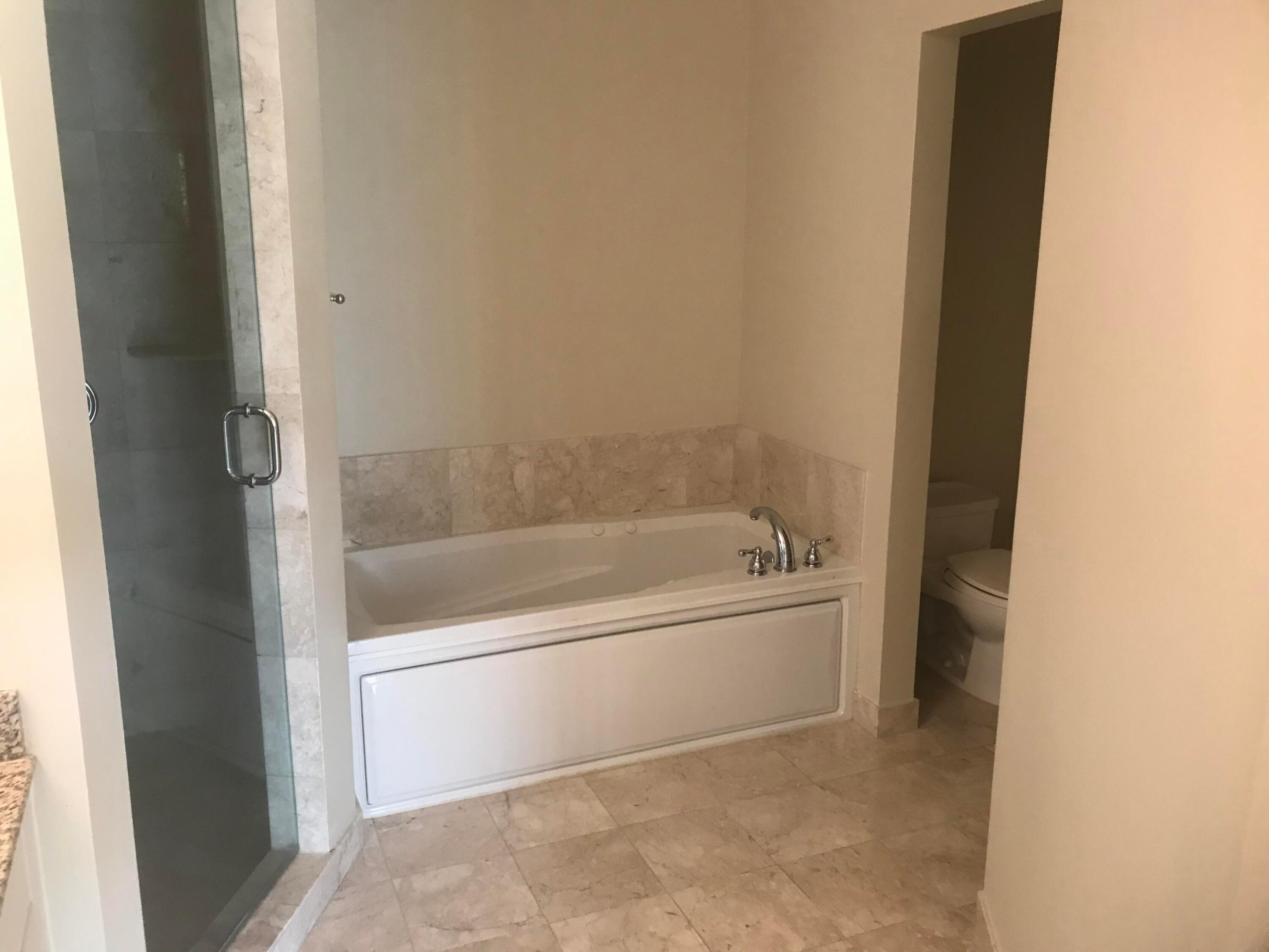 16102 Emerald Estates #212, Weston FL 33331