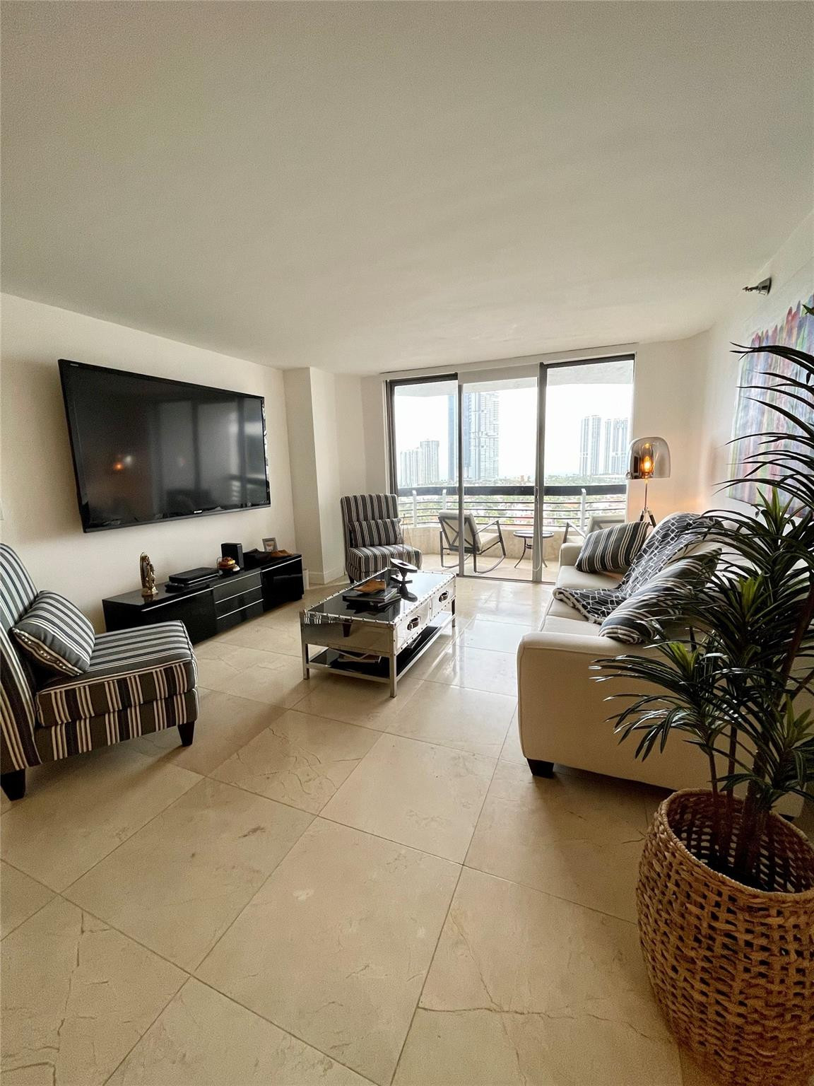19101 NE 36th #1709, Aventura FL 33180