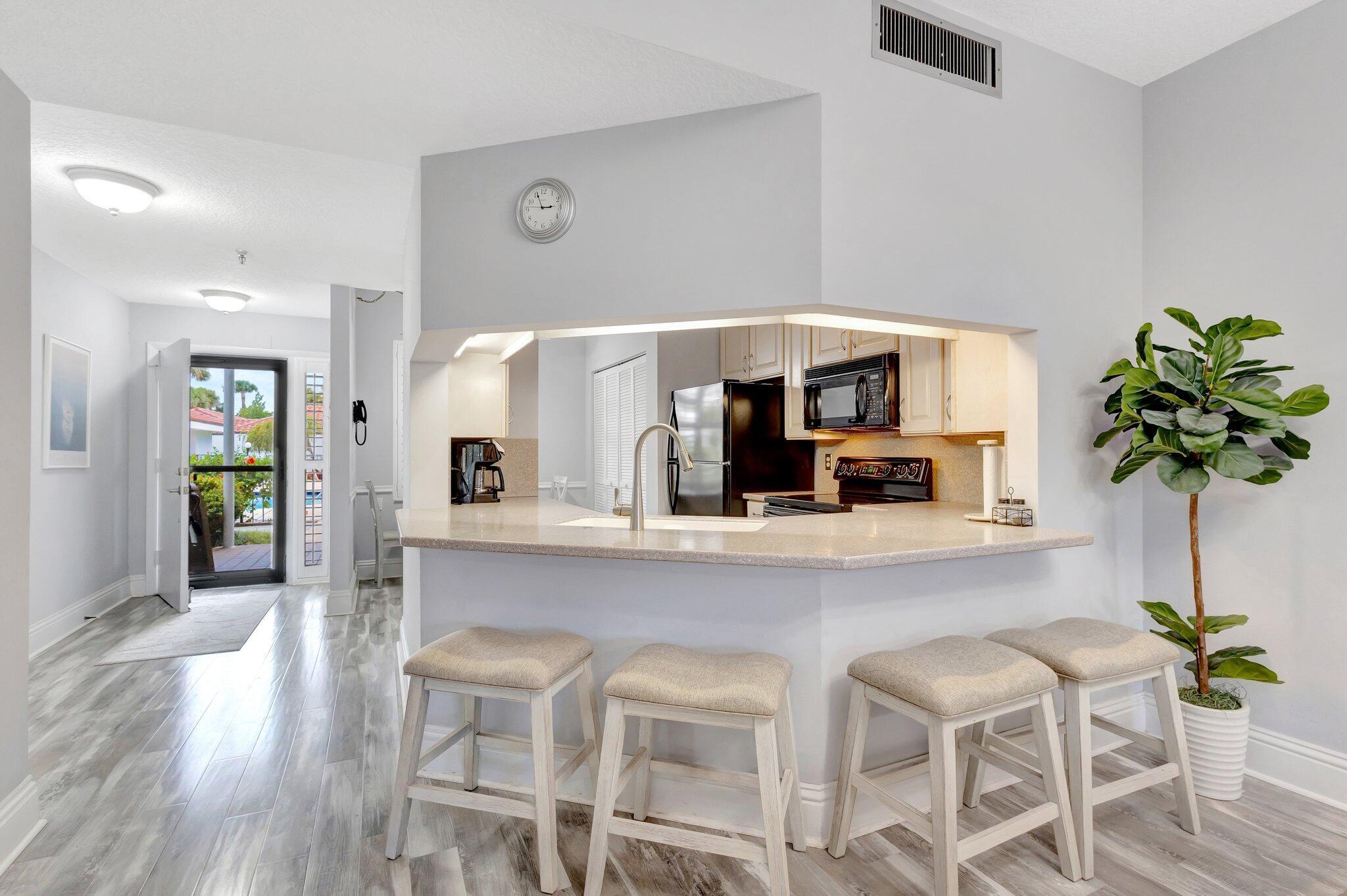 200 Waterway #109, Tequesta FL 33469
