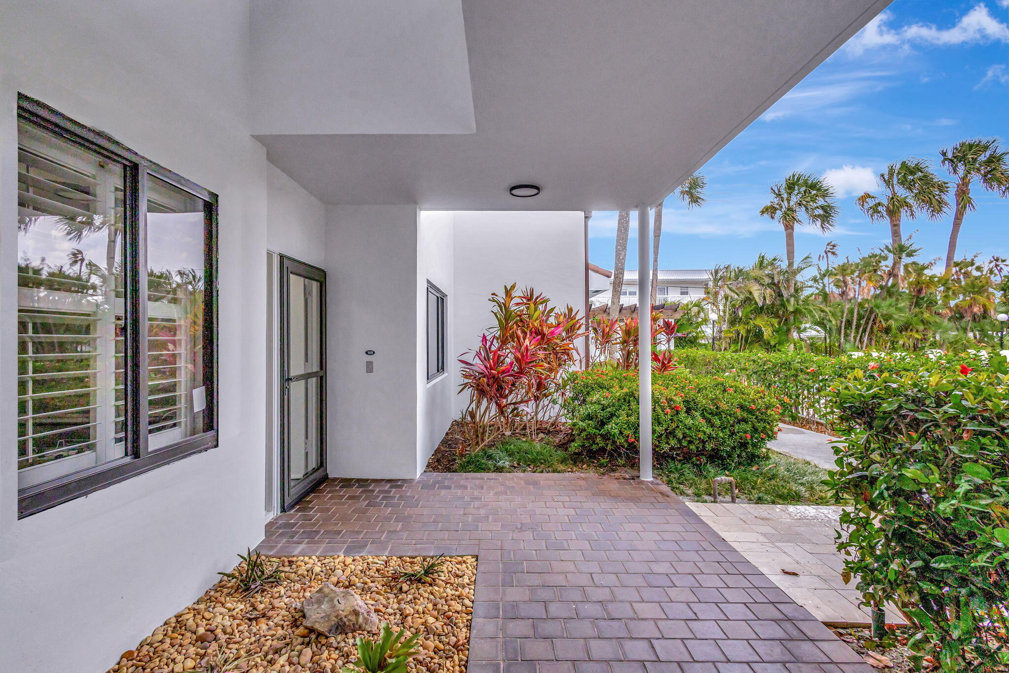 200 Waterway #109, Tequesta FL 33469