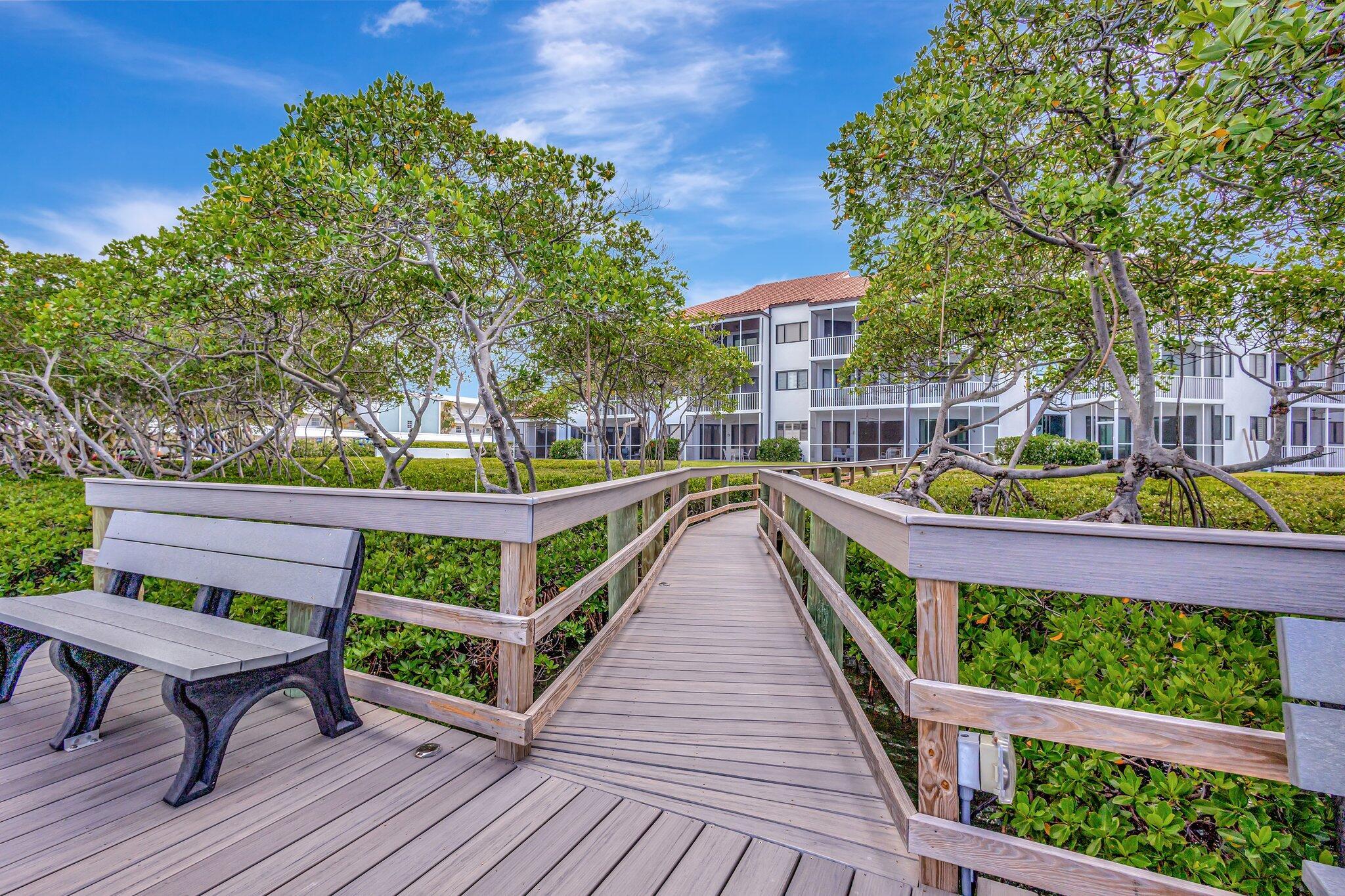 200 Waterway #109, Tequesta FL 33469