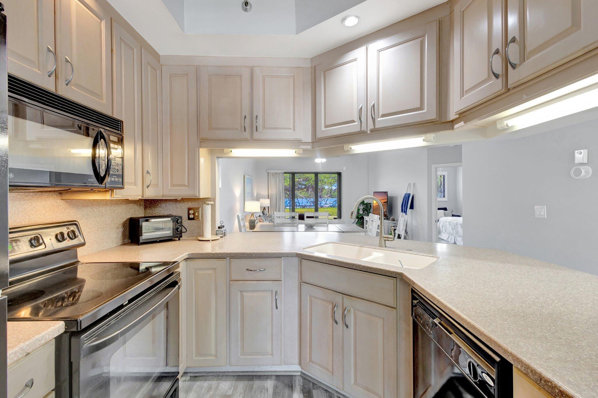200 Waterway #109, Tequesta FL 33469