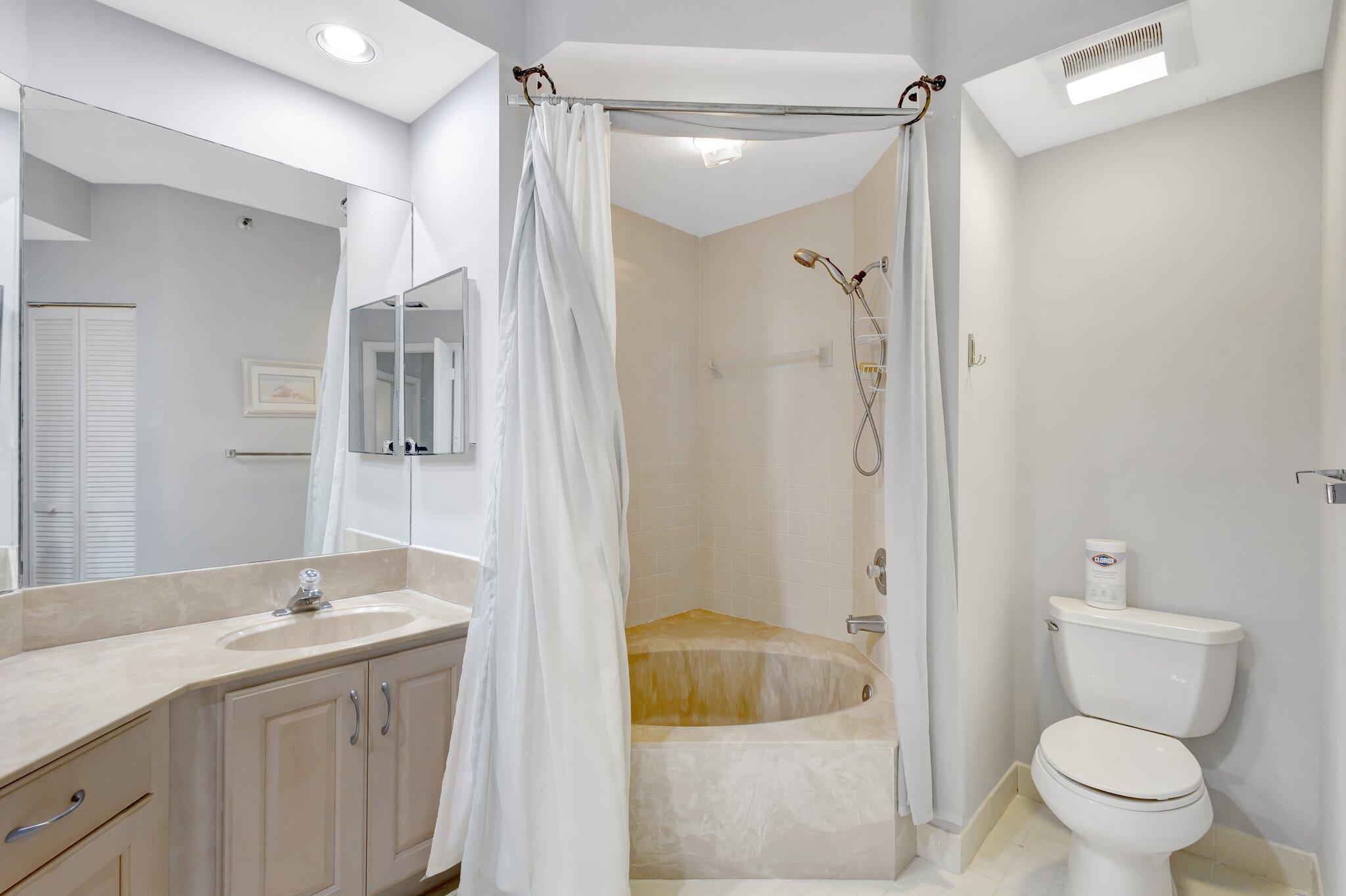 200 Waterway #109, Tequesta FL 33469