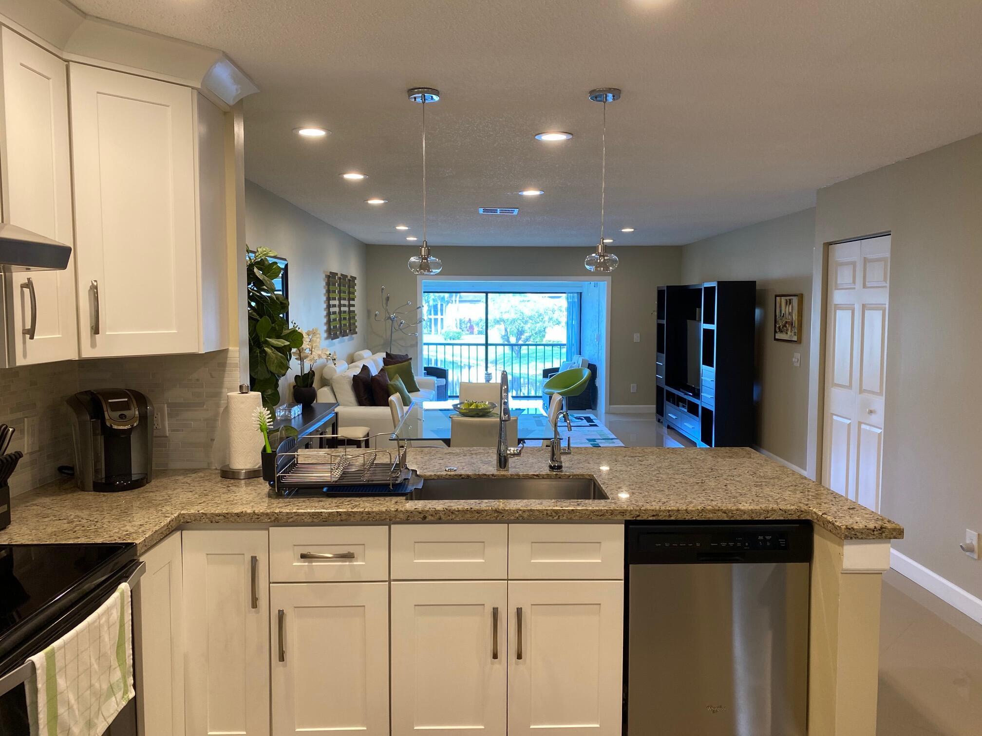9285 Vista Del Lago #36f, Boca Raton FL 33428