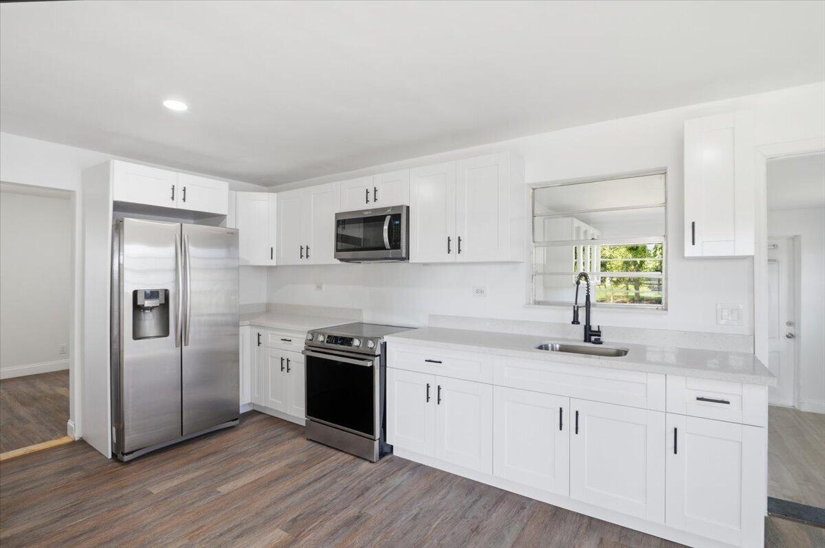 270 SW 10th, South Bay FL 33493