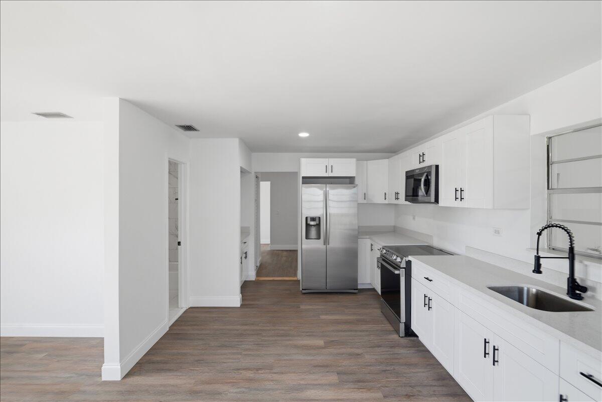 270 SW 10th, South Bay FL 33493