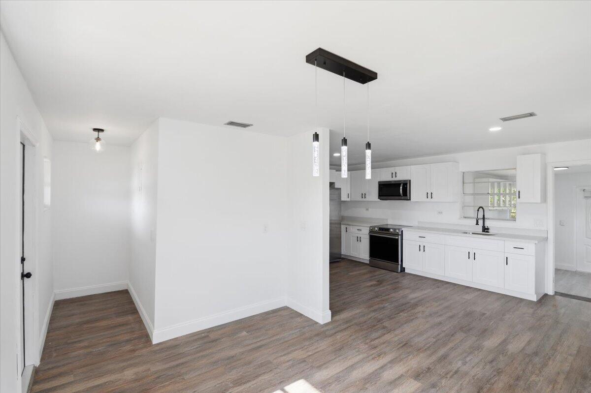 270 SW 10th, South Bay FL 33493