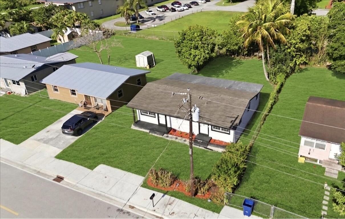 270 SW 10th, South Bay FL 33493