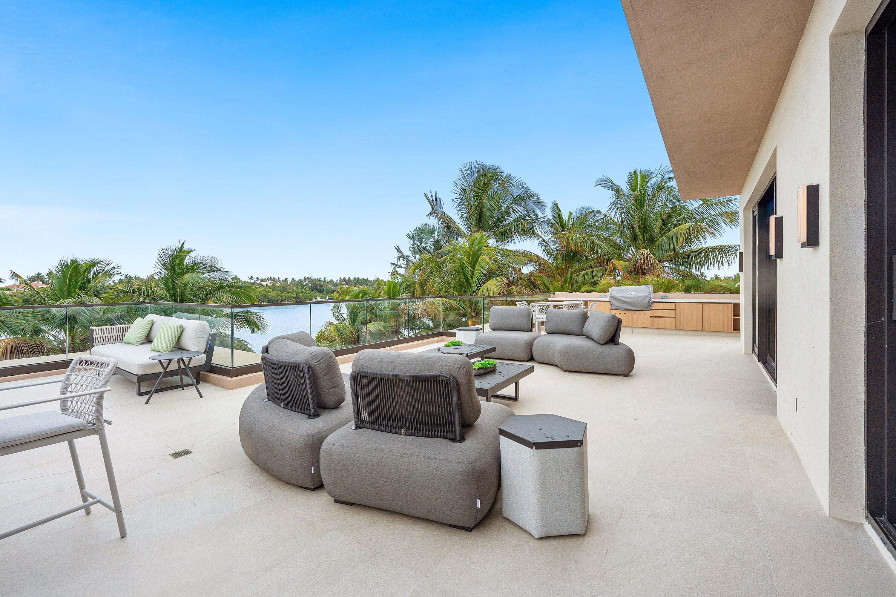 5 Barefoot, Lantana FL 33462
