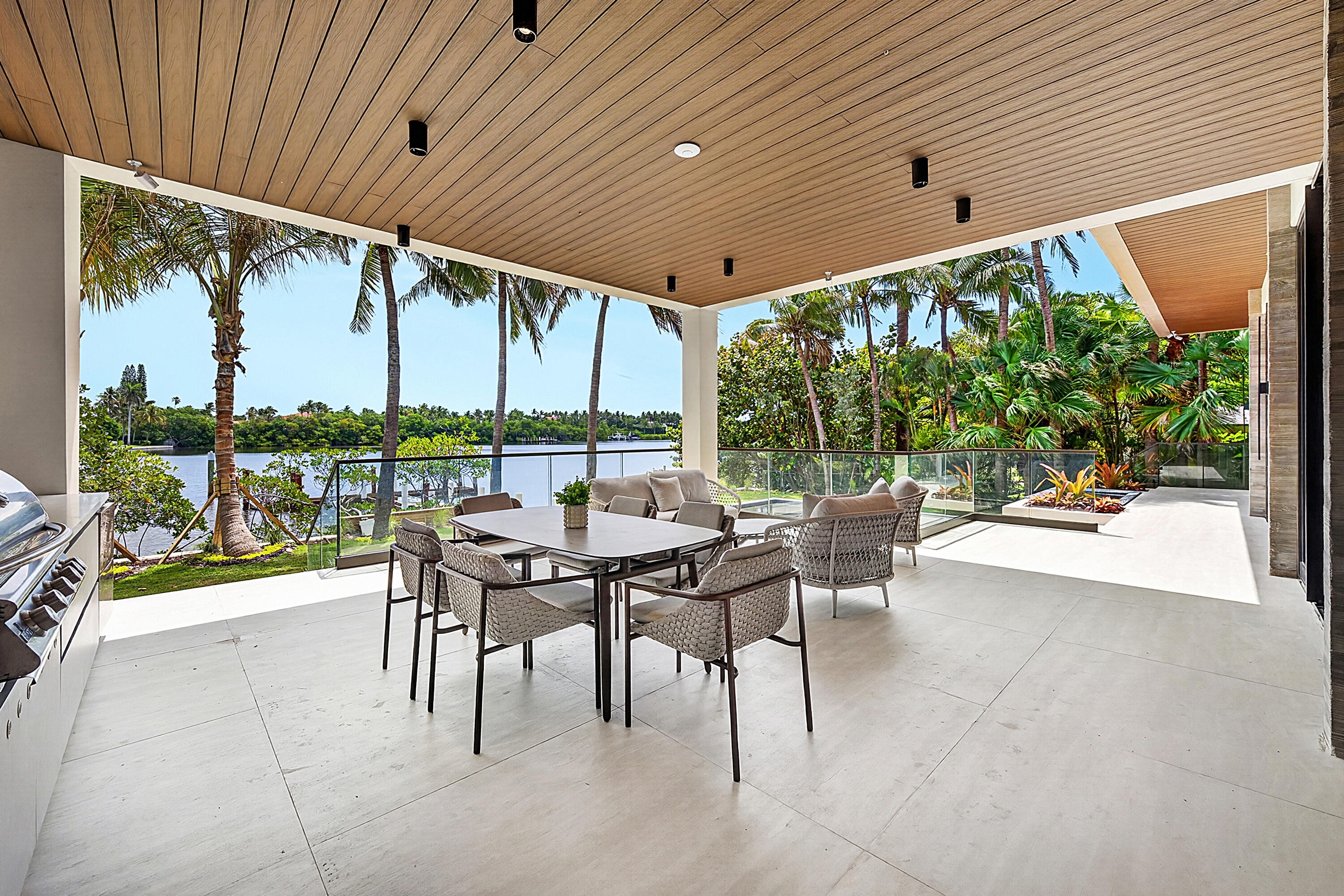 5 Barefoot, Lantana FL 33462