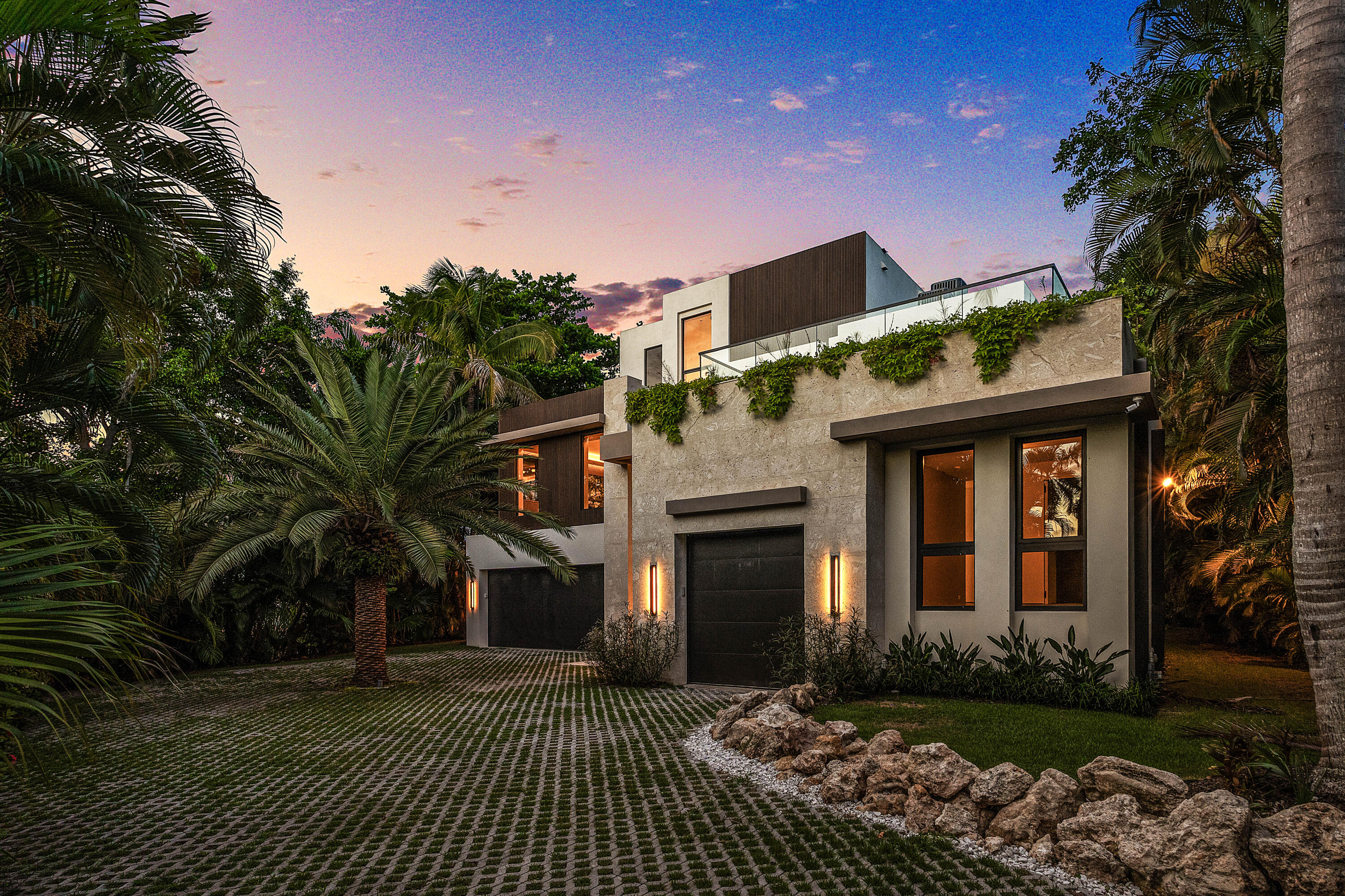 5 Barefoot, Lantana FL 33462