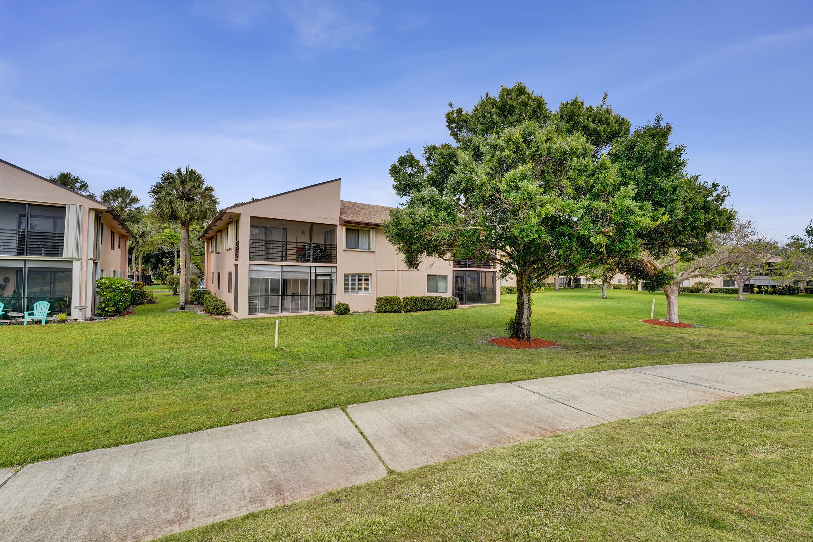 2160 SW 93 #1002, Davie FL 33324