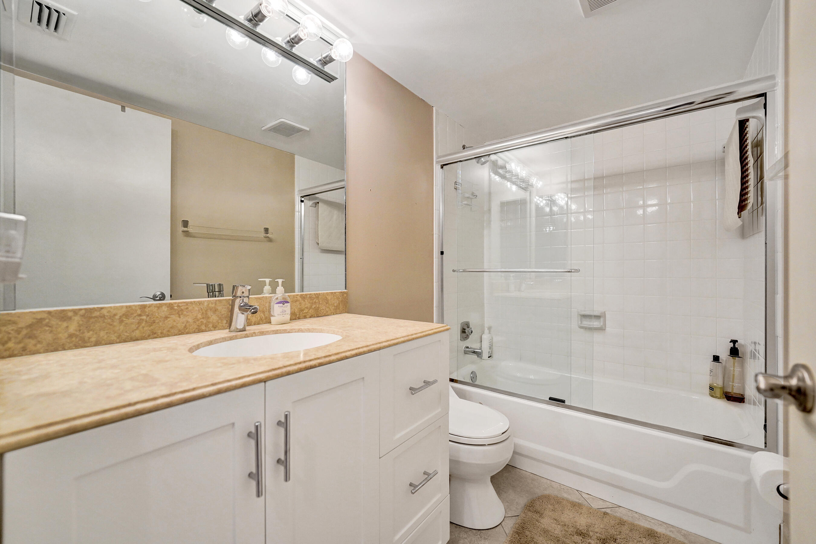 2160 SW 93 #1002, Davie FL 33324