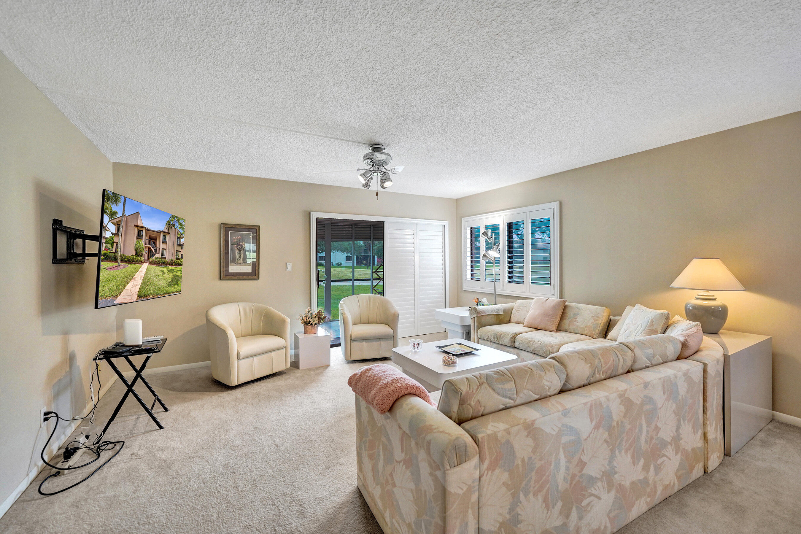 2160 SW 93 #1002, Davie FL 33324
