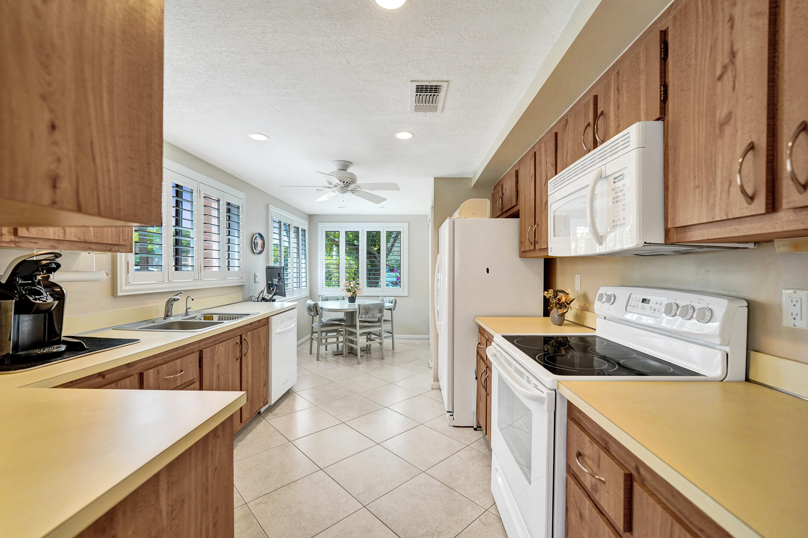 2160 SW 93 #1002, Davie FL 33324